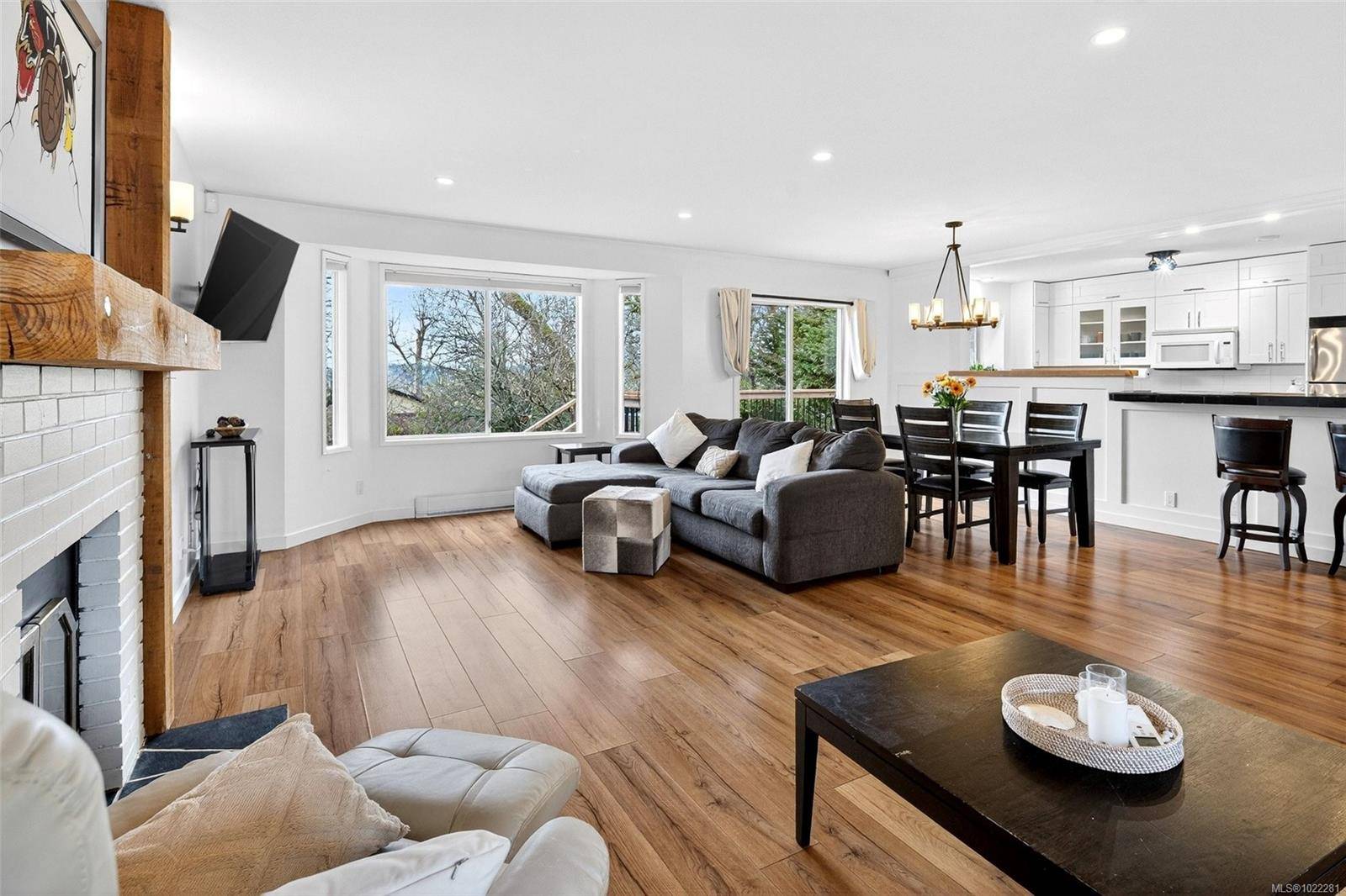 Saanich, BC V8N 3B1,3990 Bow Rd