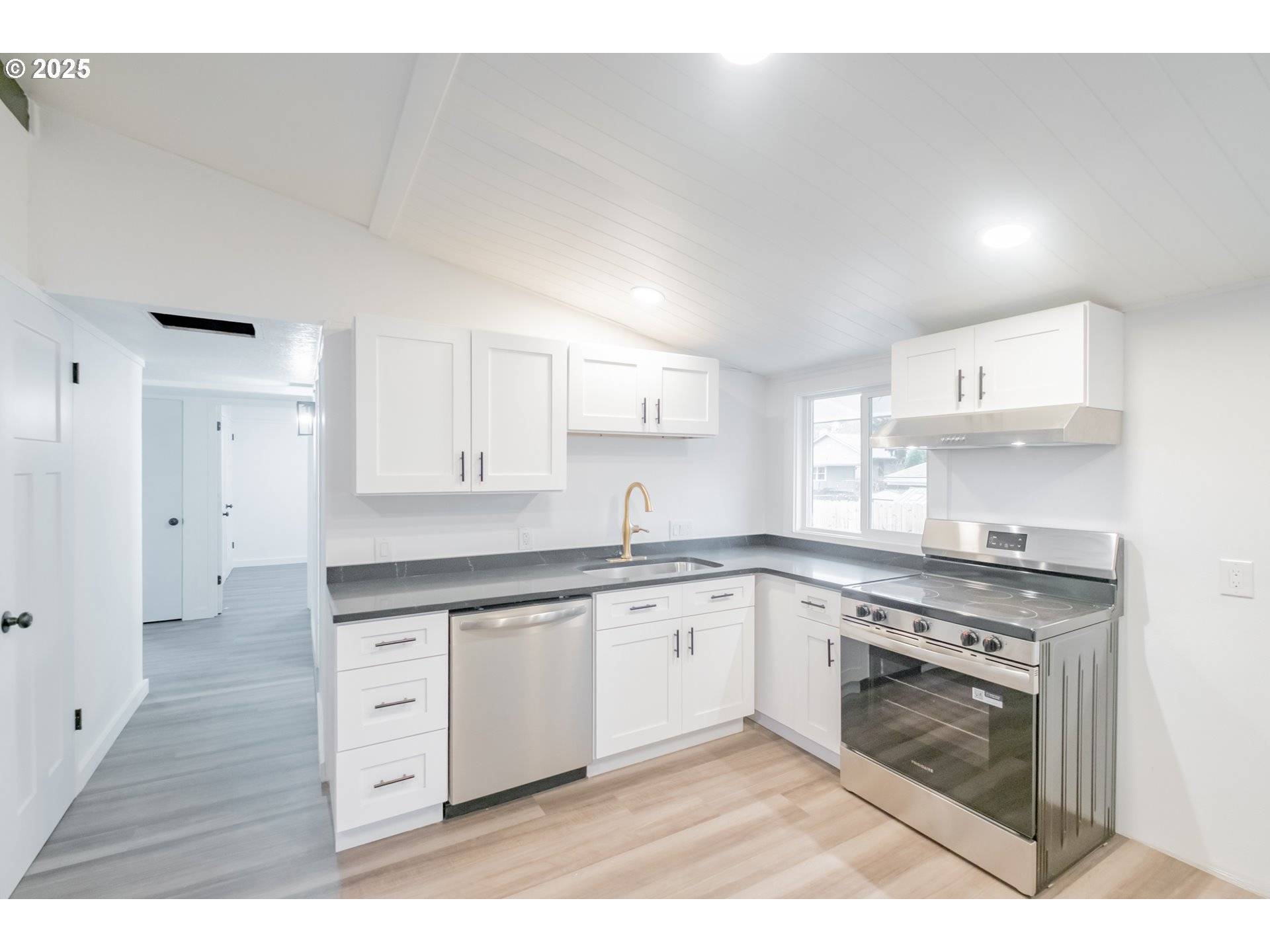 Salem, OR 97302,3698 Short ST SE