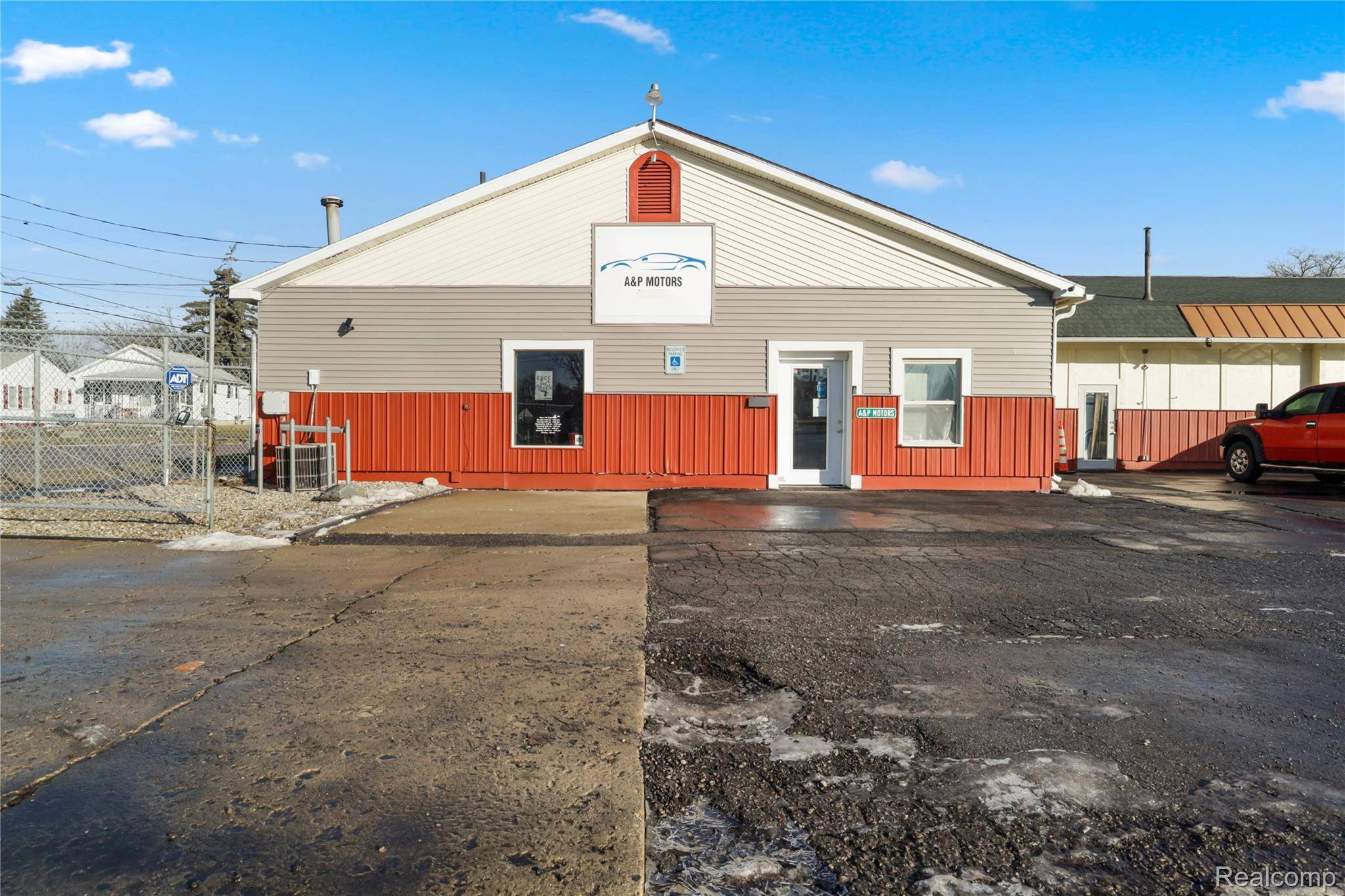 Flint, MI 48532,3830 Corunna RD