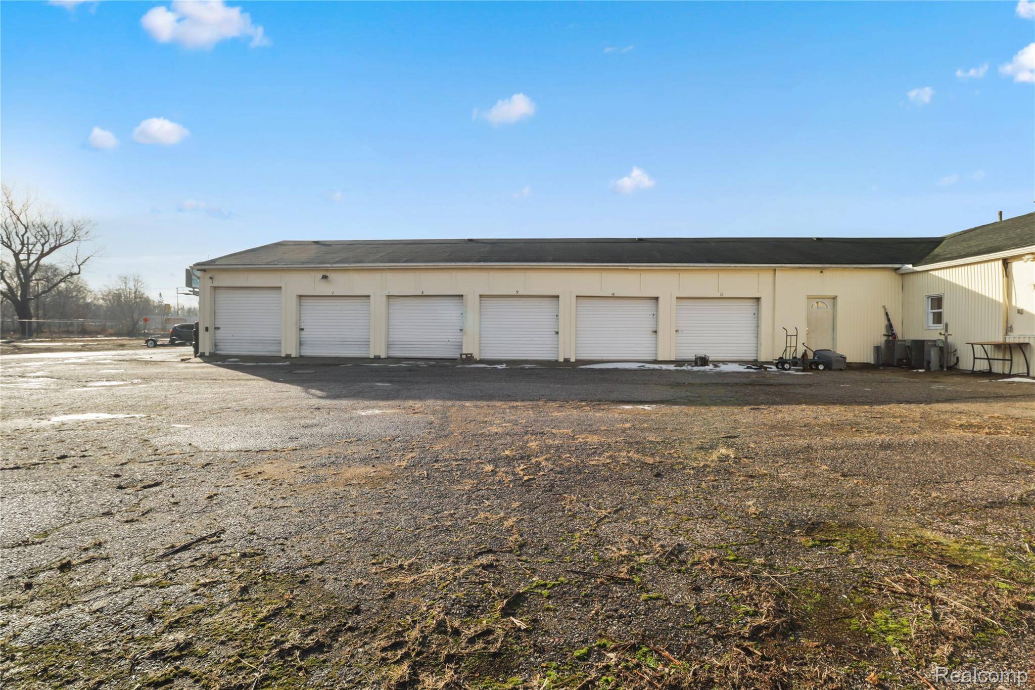 Flint, MI 48532,3830 Corunna RD