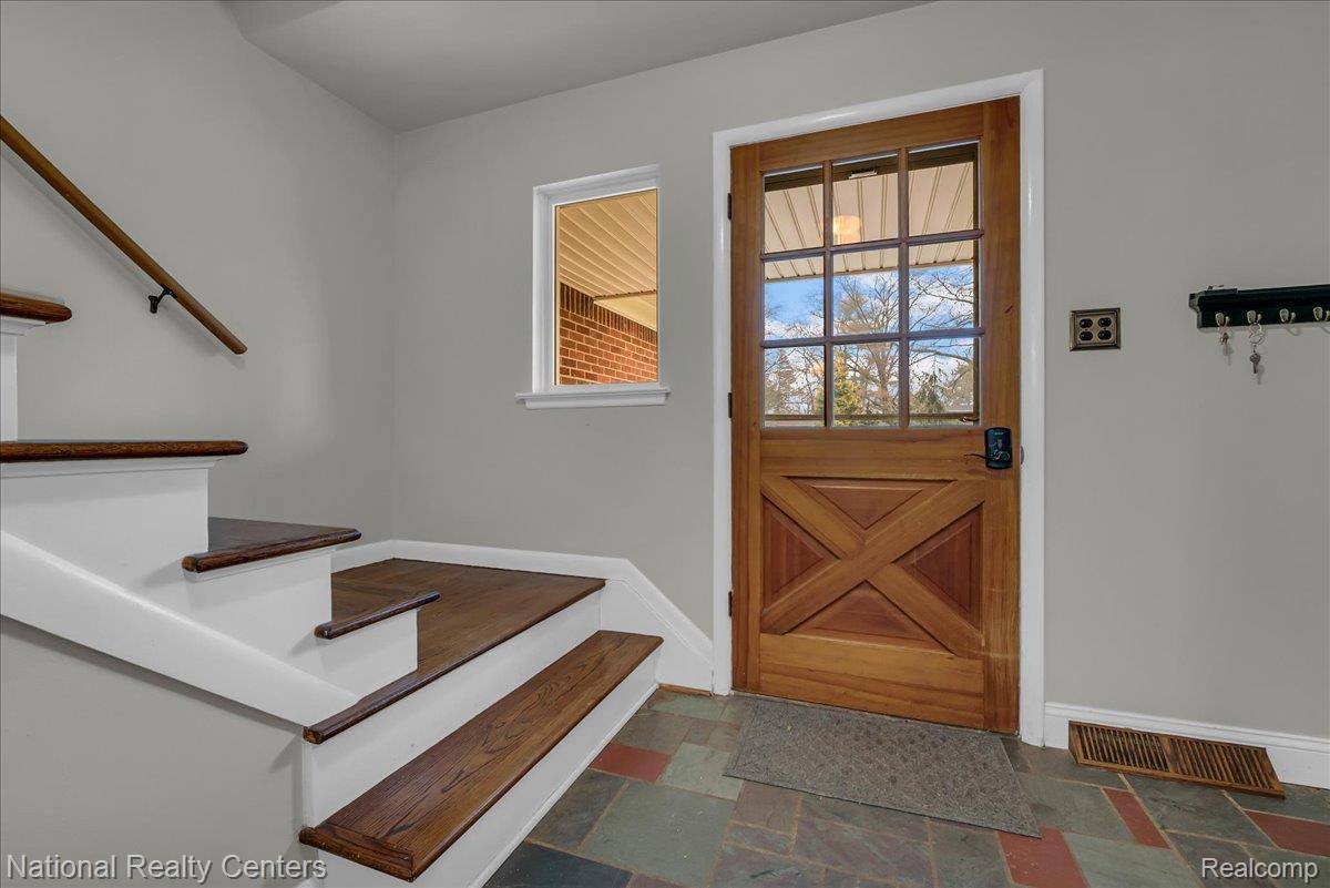 Farmington, MI 48334,28701 Summerwood RD