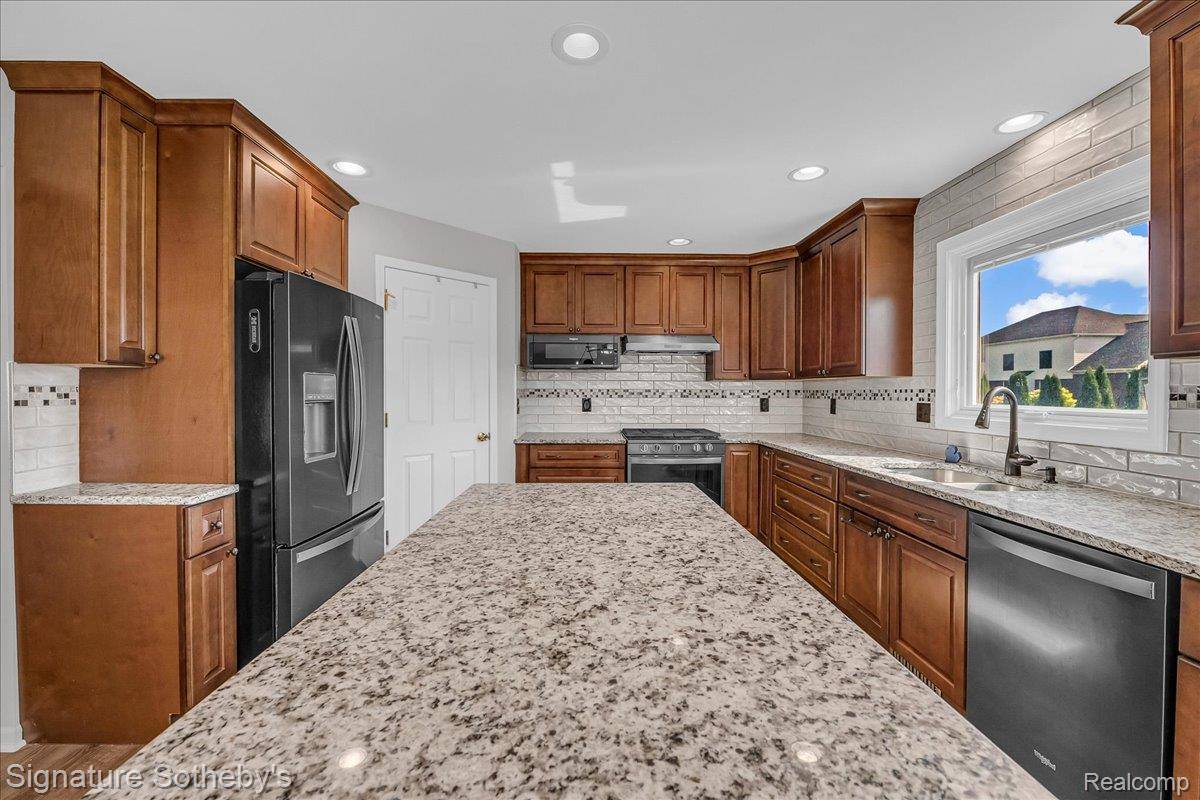 Macomb, MI 48044,50388 Nantwich DR