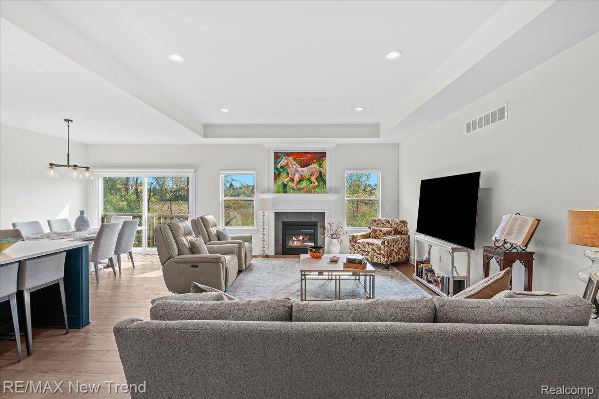 West Bloomfield, MI 48323,7841 Trailside CT