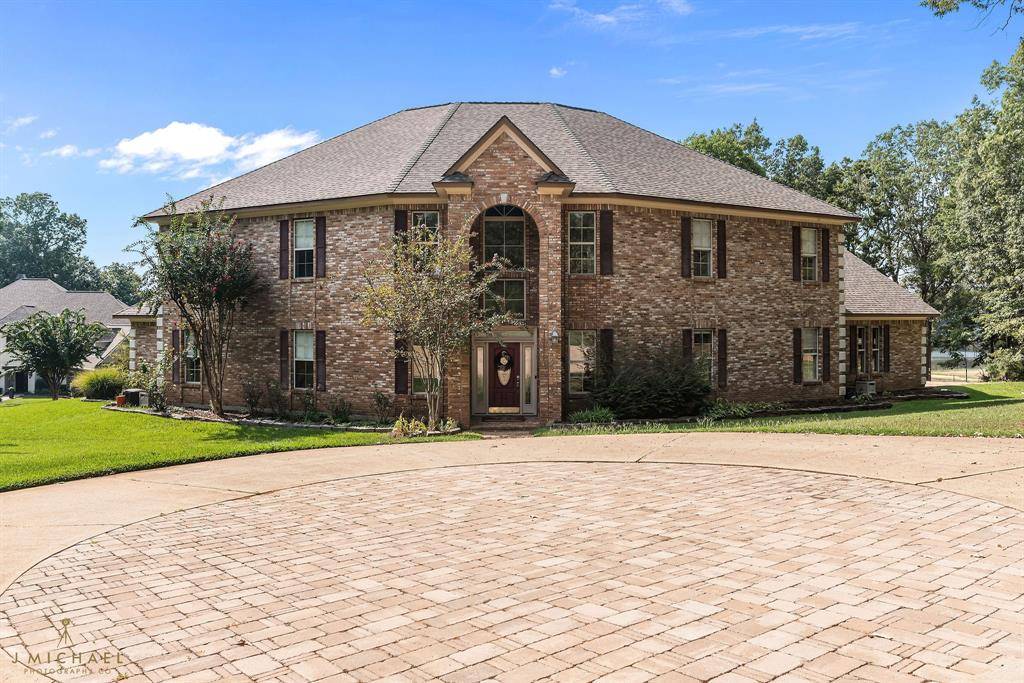 Benton, LA 71006,135 Oak Leaf Trail