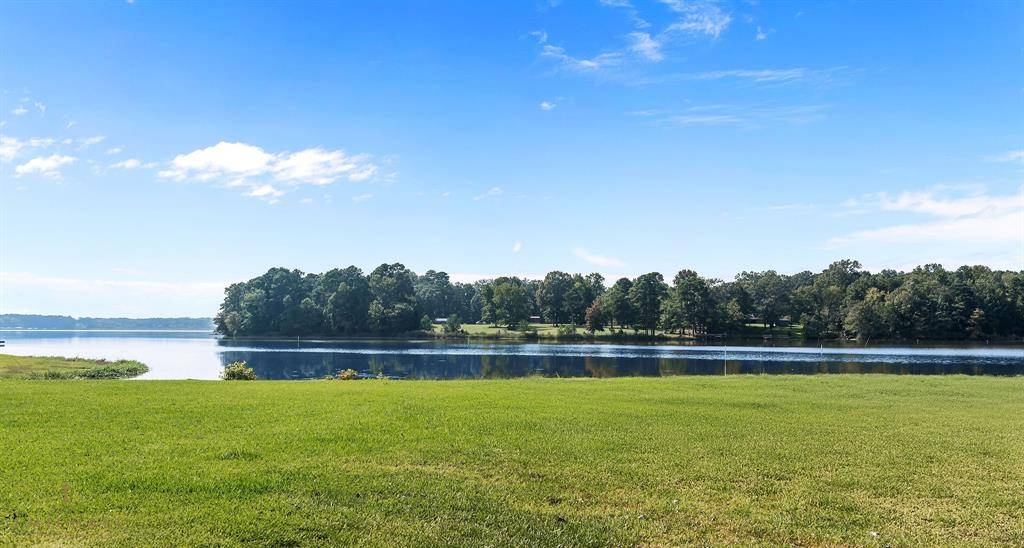 Benton, LA 71006,135 Oak Leaf Trail