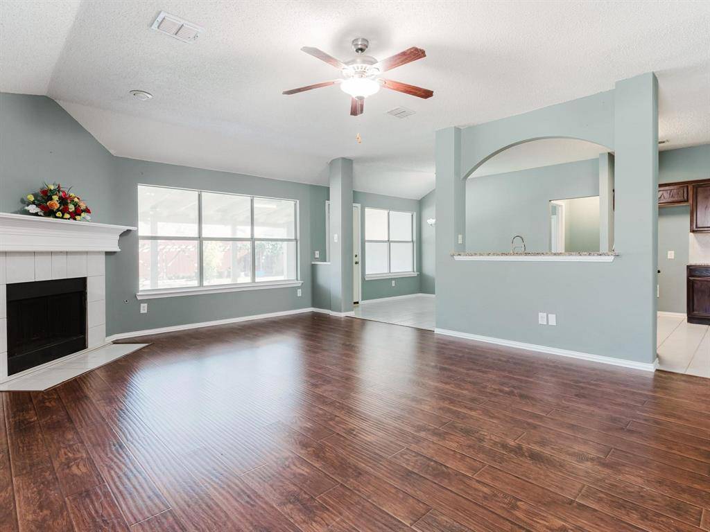 Arlington, TX 76014,1524 Ballesteros Court