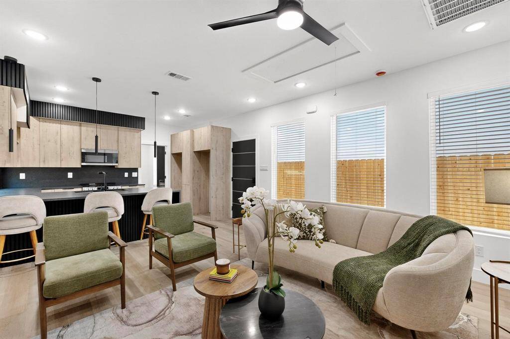 Dallas, TX 75215,2413 Hooper Street