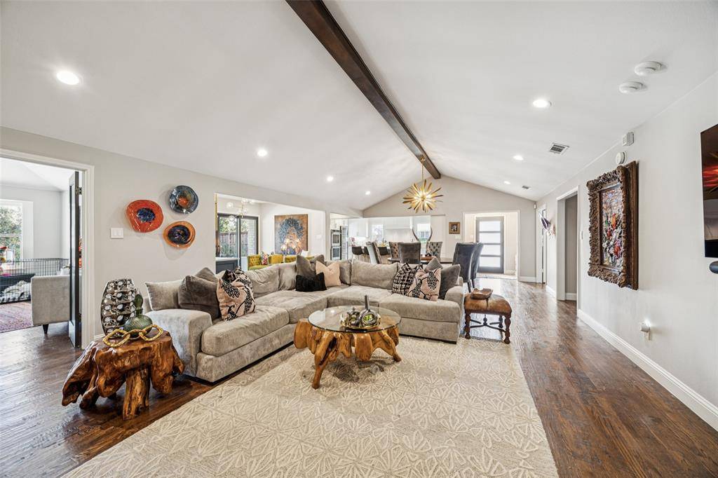 Dallas, TX 75214,6547 Mercedes Avenue