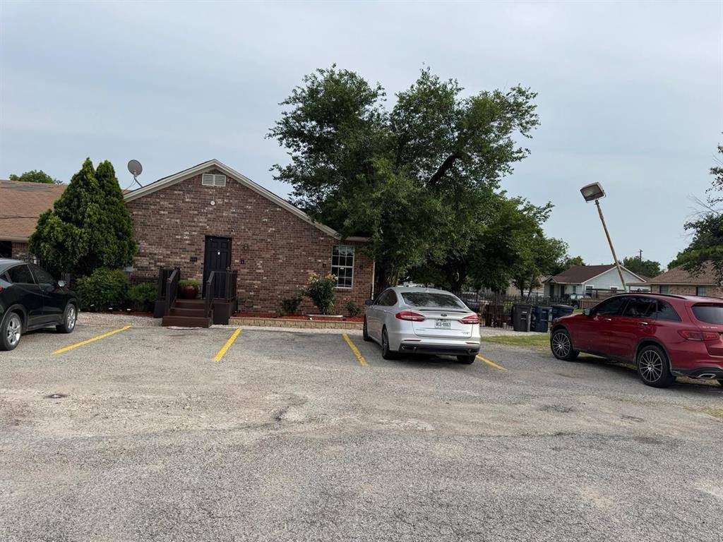 Fort Worth, TX 76111,2340 N Chandler Drive E