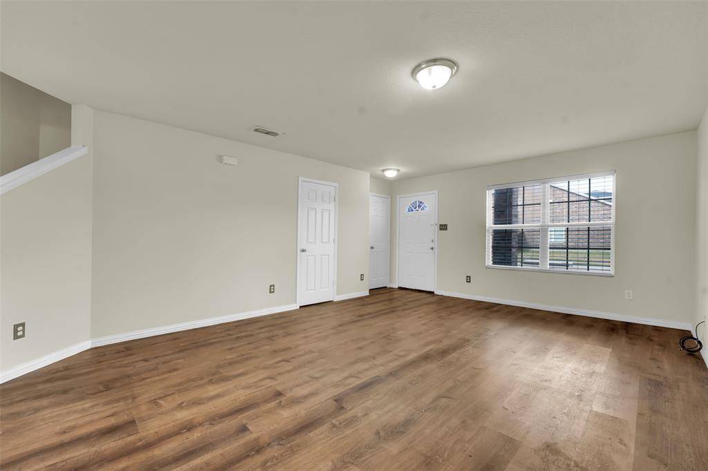 Grand Prairie, TX 75052,917 Bloomfield Drive