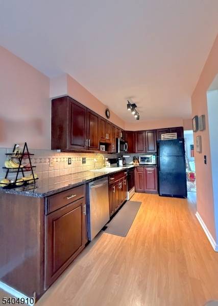 Clinton Twp., NJ 08801,13 Mission Hills Rd