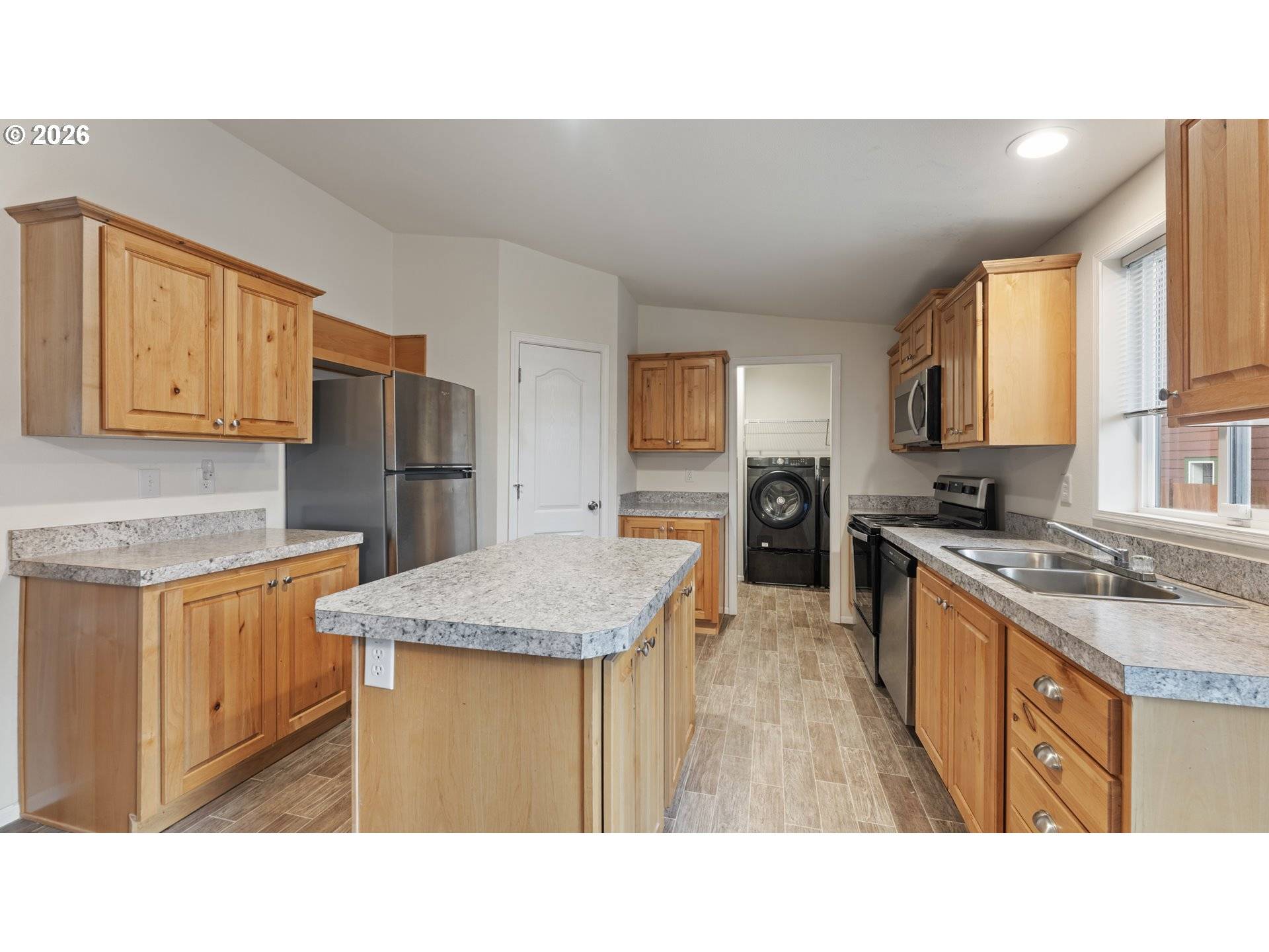 Coos Bay, OR 97420,820 FENWICK ST