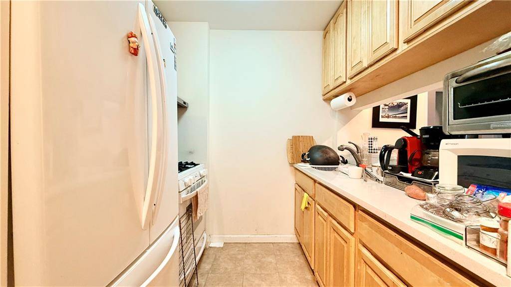 New York, NY 10013,376 Broadway #7C