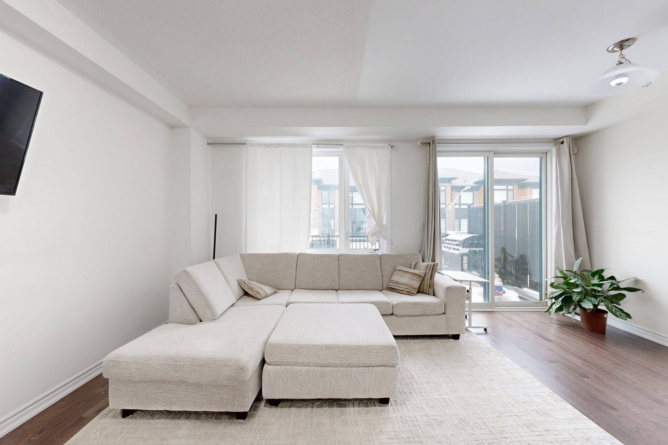 Whitby, ON L1M 0B3,6729 Thickson RD N