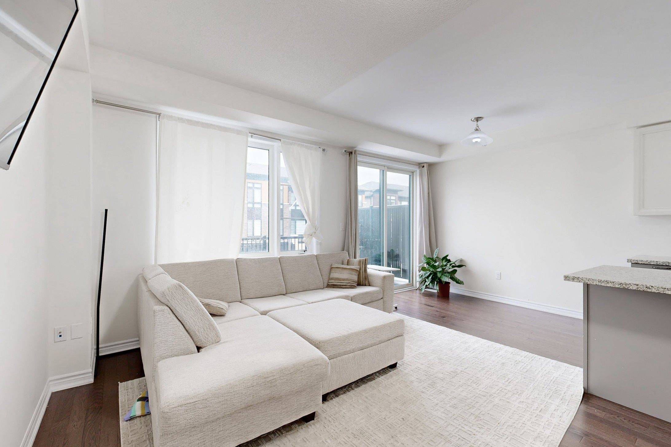 Whitby, ON L1M 0B3,6729 Thickson RD N