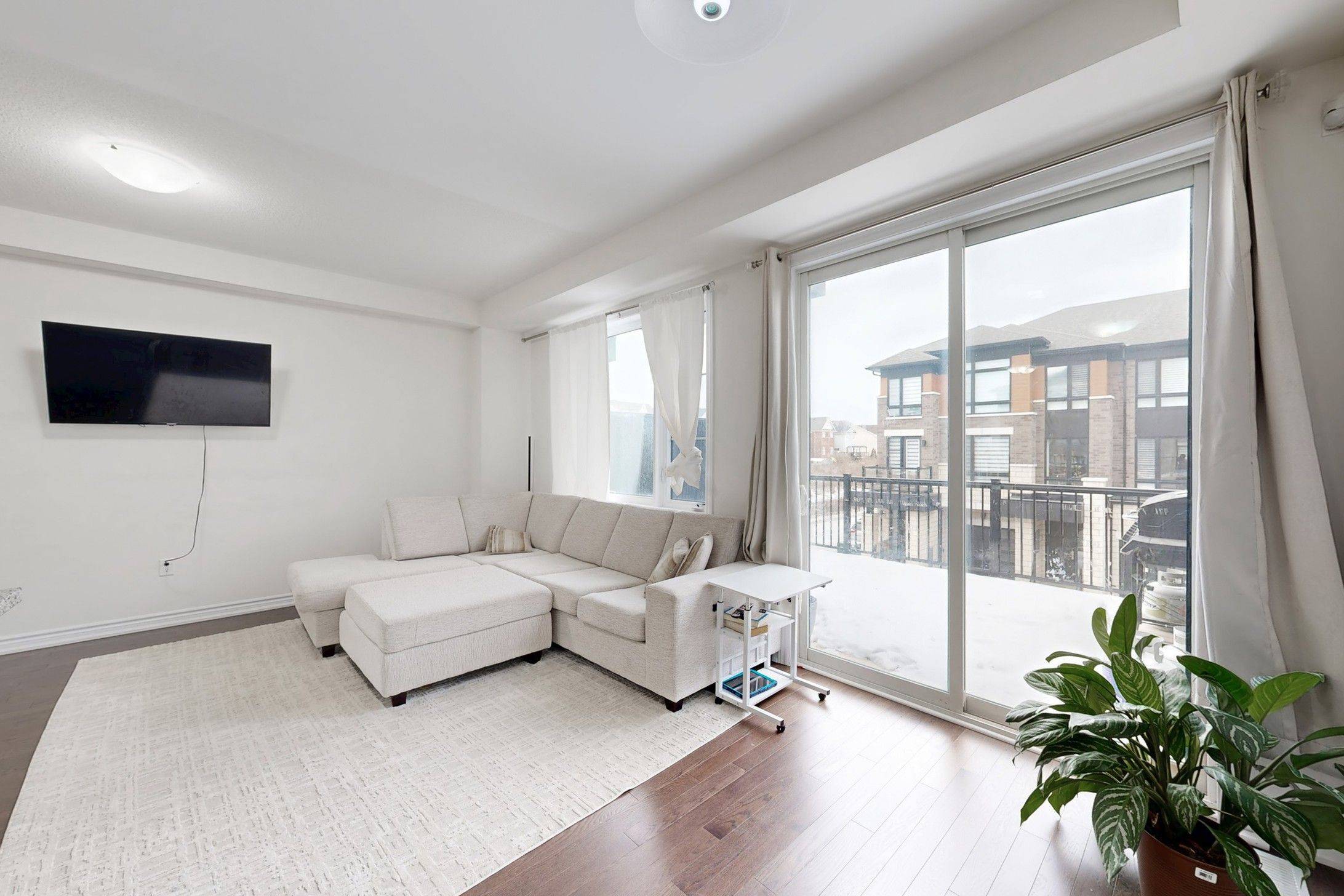 Whitby, ON L1M 0B3,6729 Thickson RD N