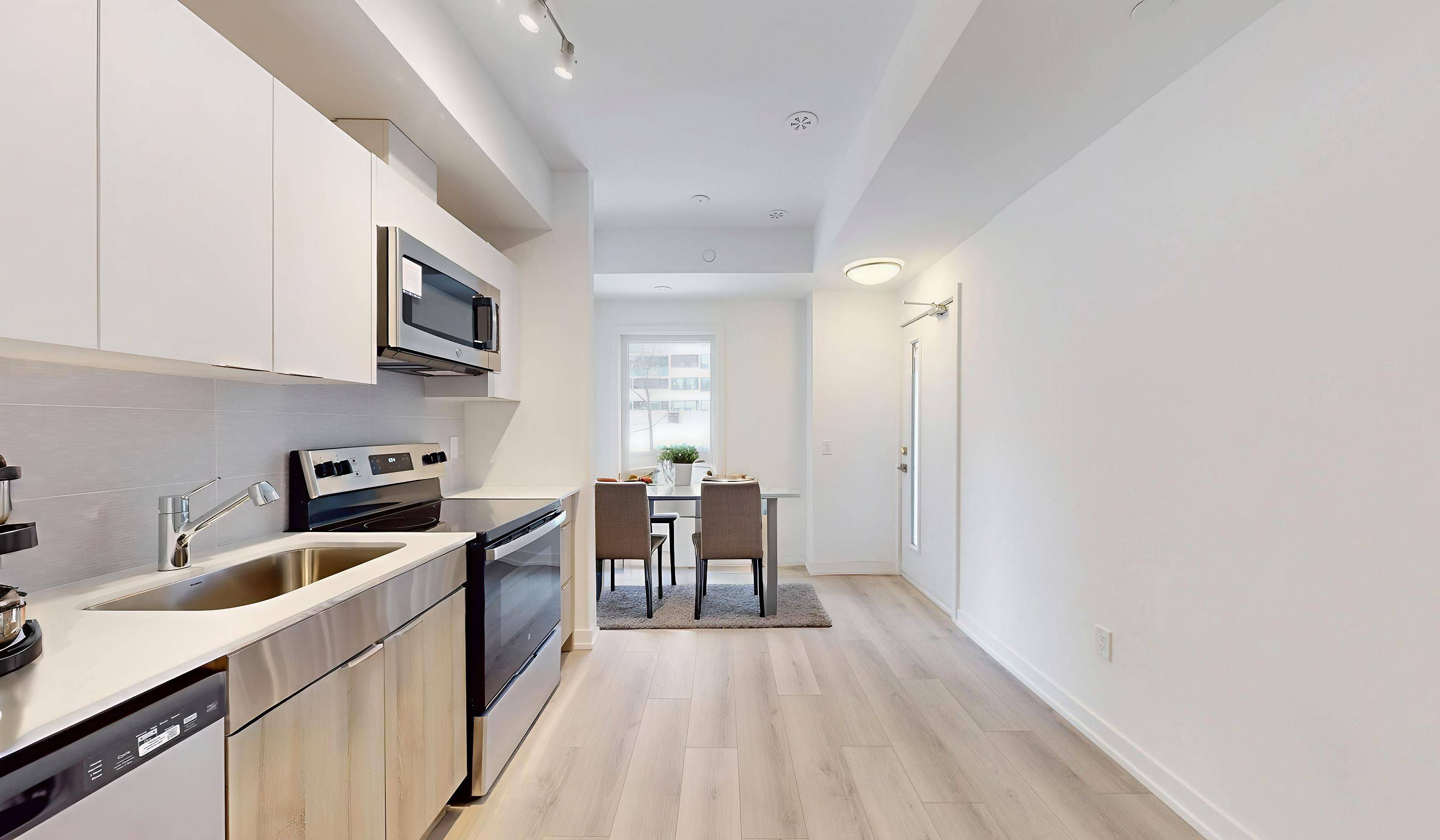 Toronto E05, ON M1W 2H1,3069 Pharmacy AVE #12