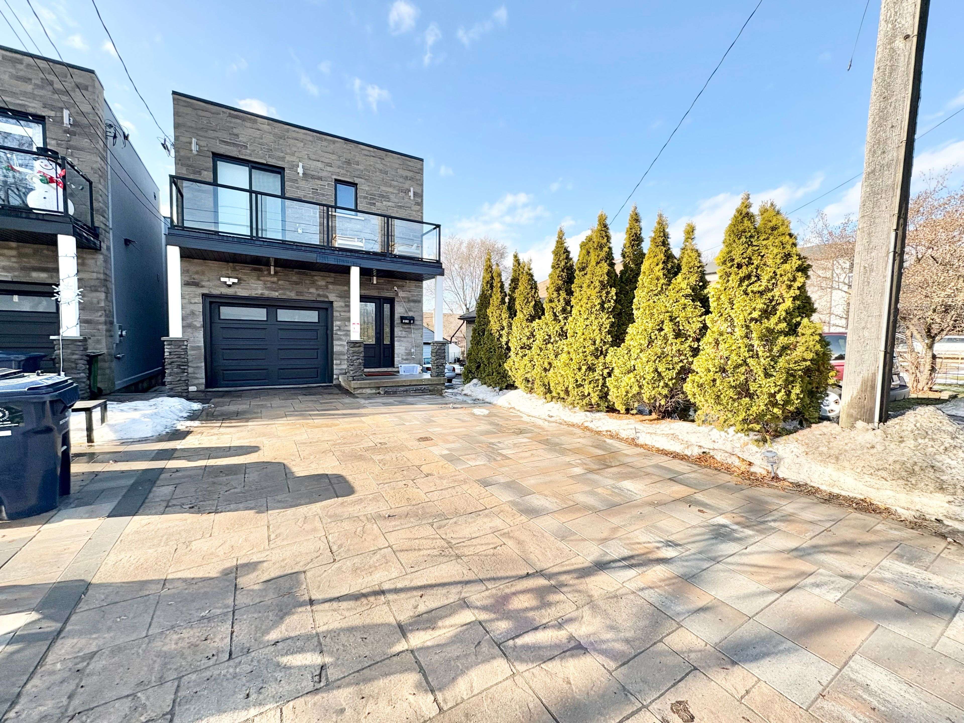 Toronto E04, ON M1L 3G9,574 B Pharmacy AVE #Lower unit