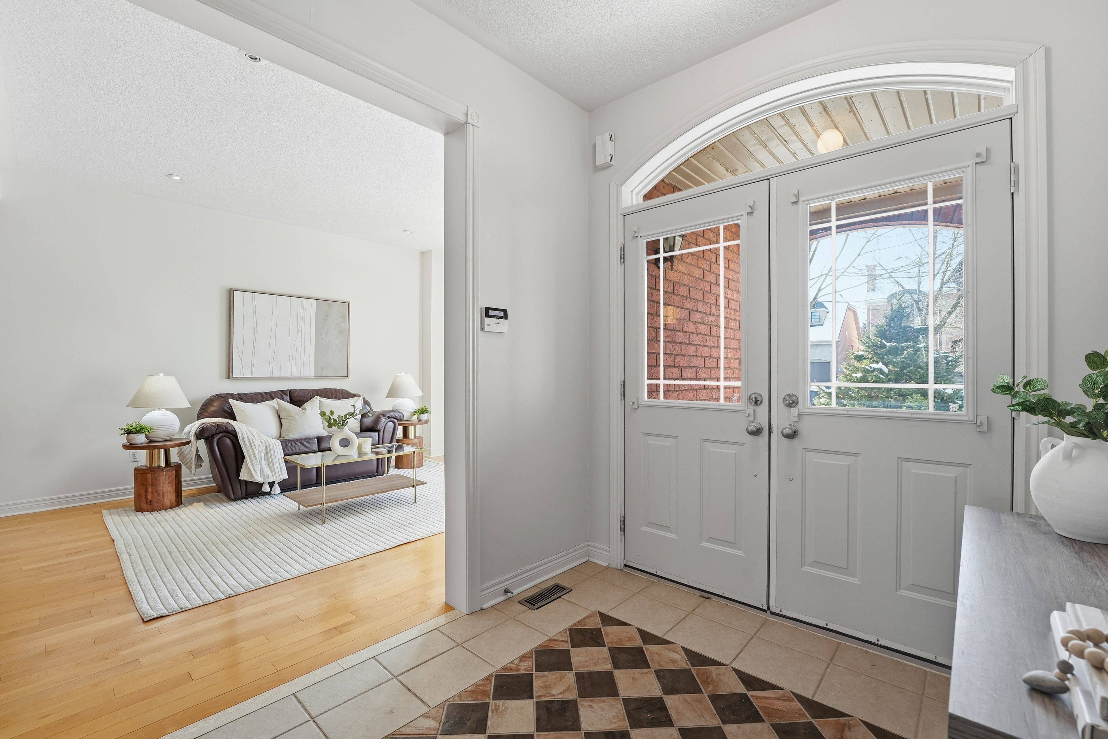 Aurora, ON L4G 6S4,19 Deerhorn CRES