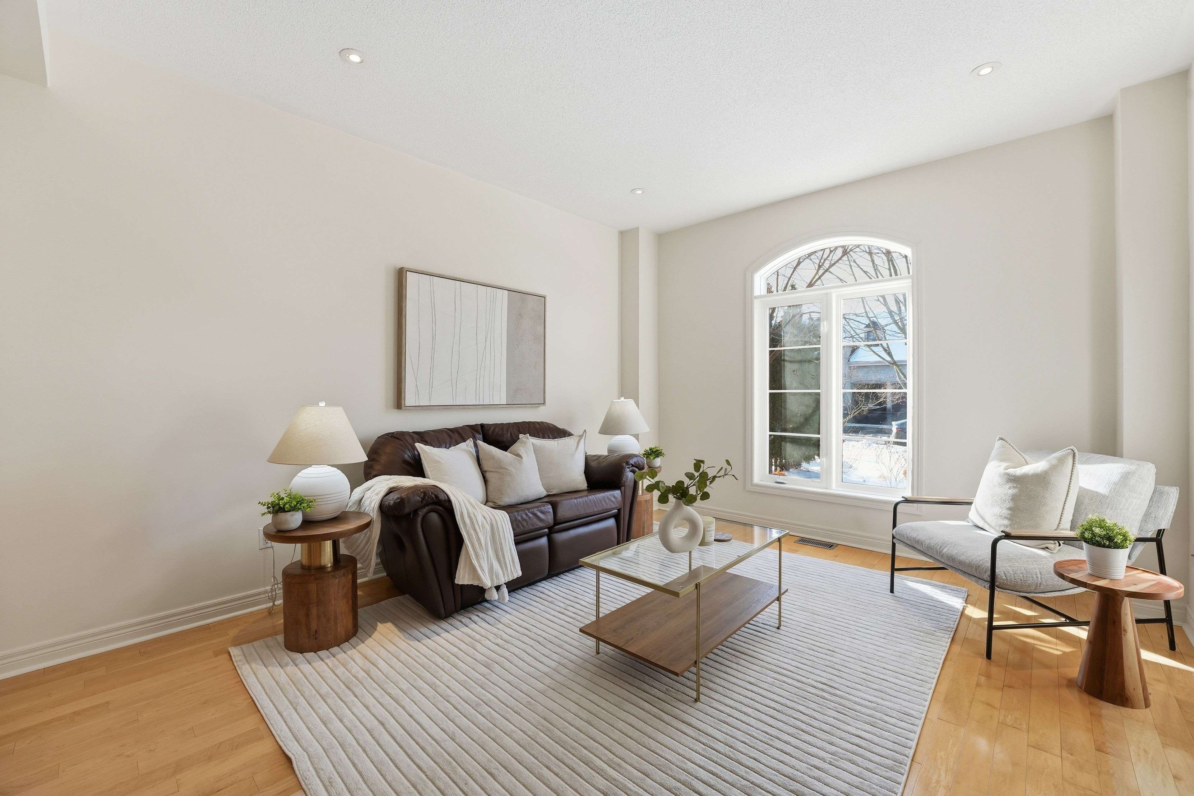 Aurora, ON L4G 6S4,19 Deerhorn CRES