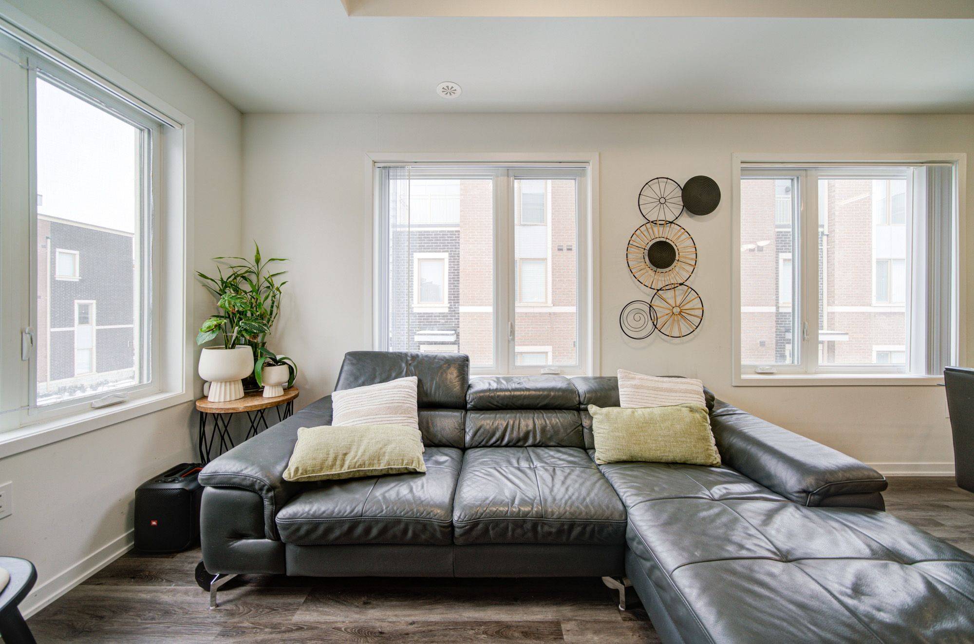 Vaughan, ON L4K 0N7,131 Honeycrisp CRES #TH210