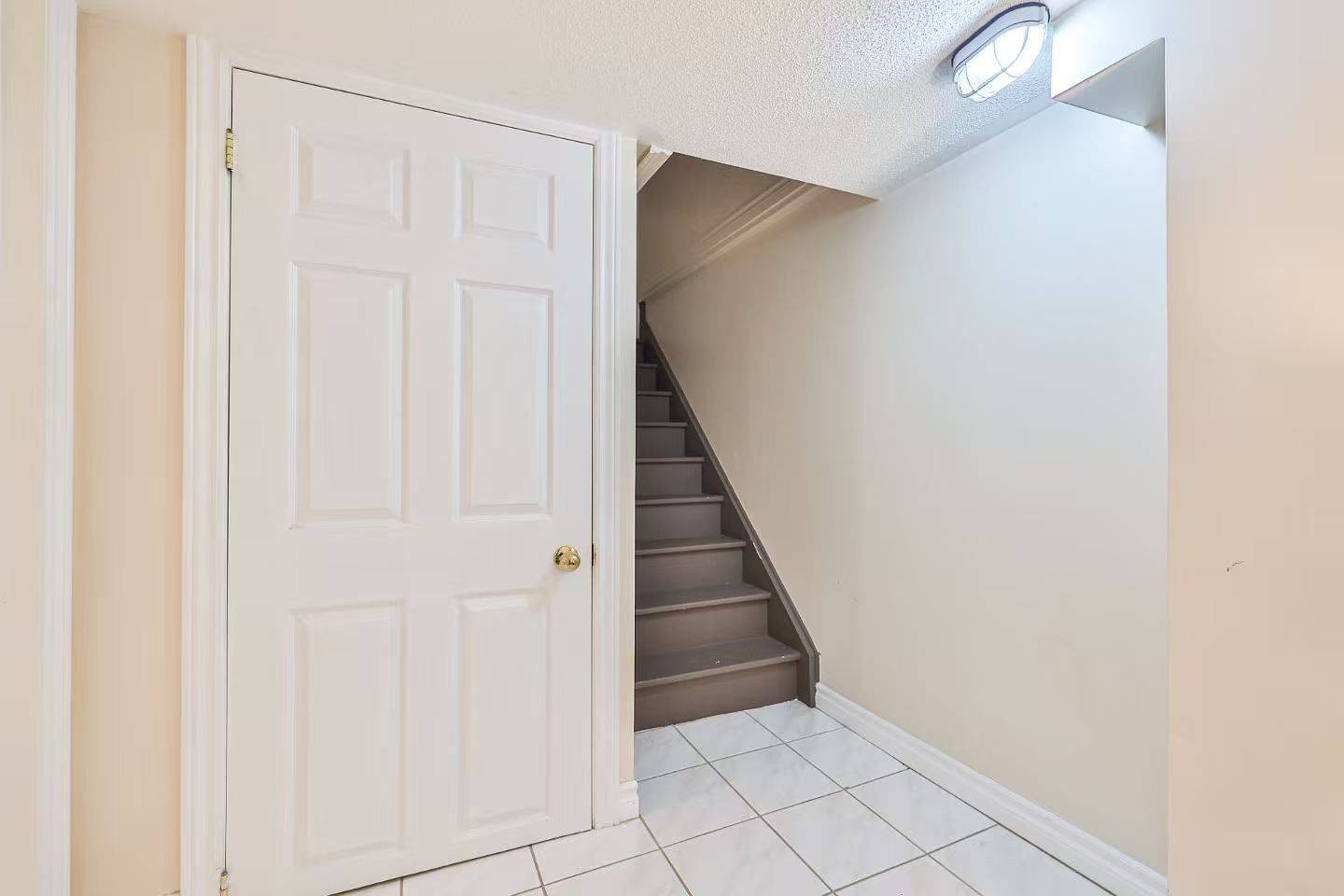 Markham, ON L3S 3P8,37 Bluebell DR #lower