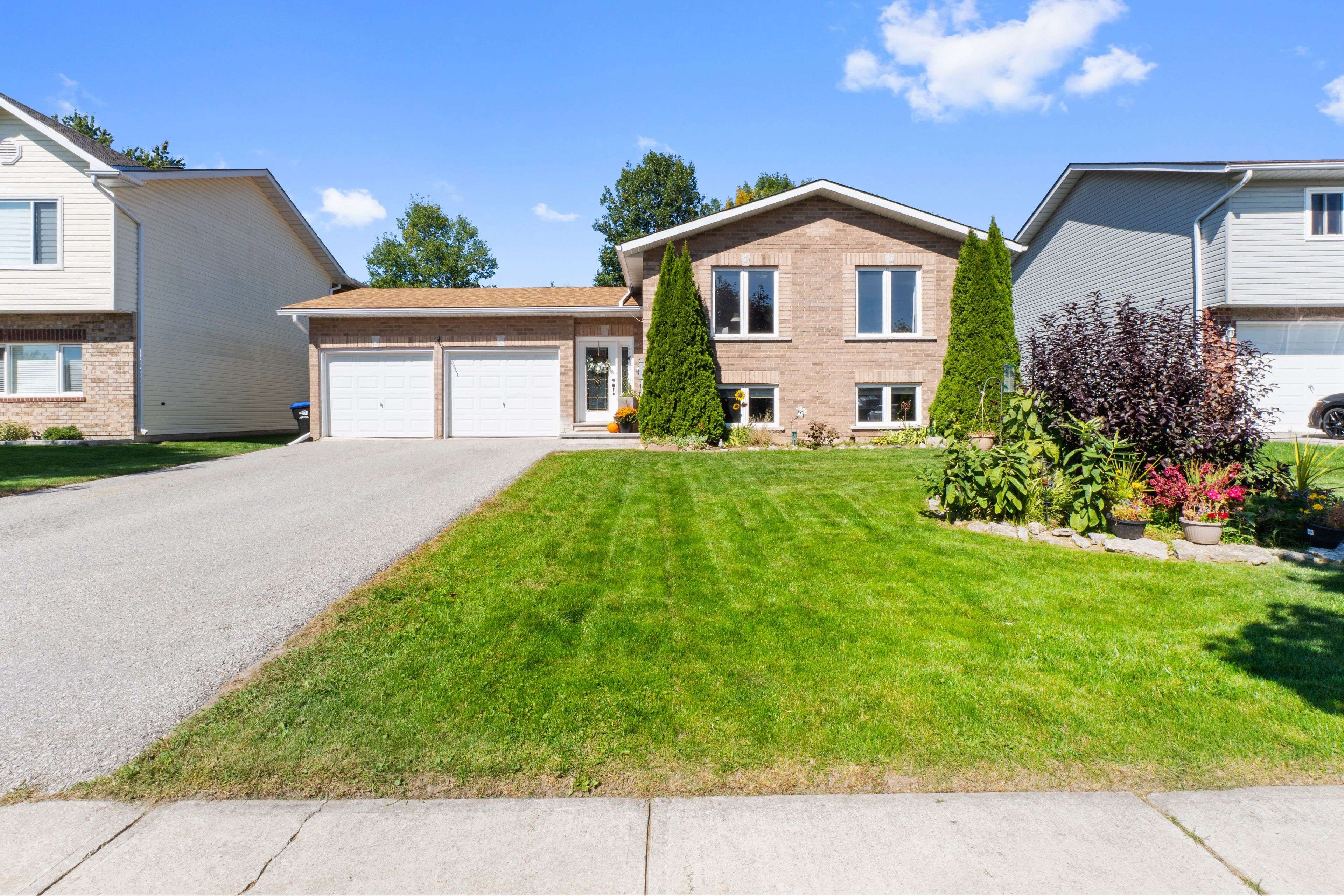 Severn, ON L0K 1E0,60 Donlands CT