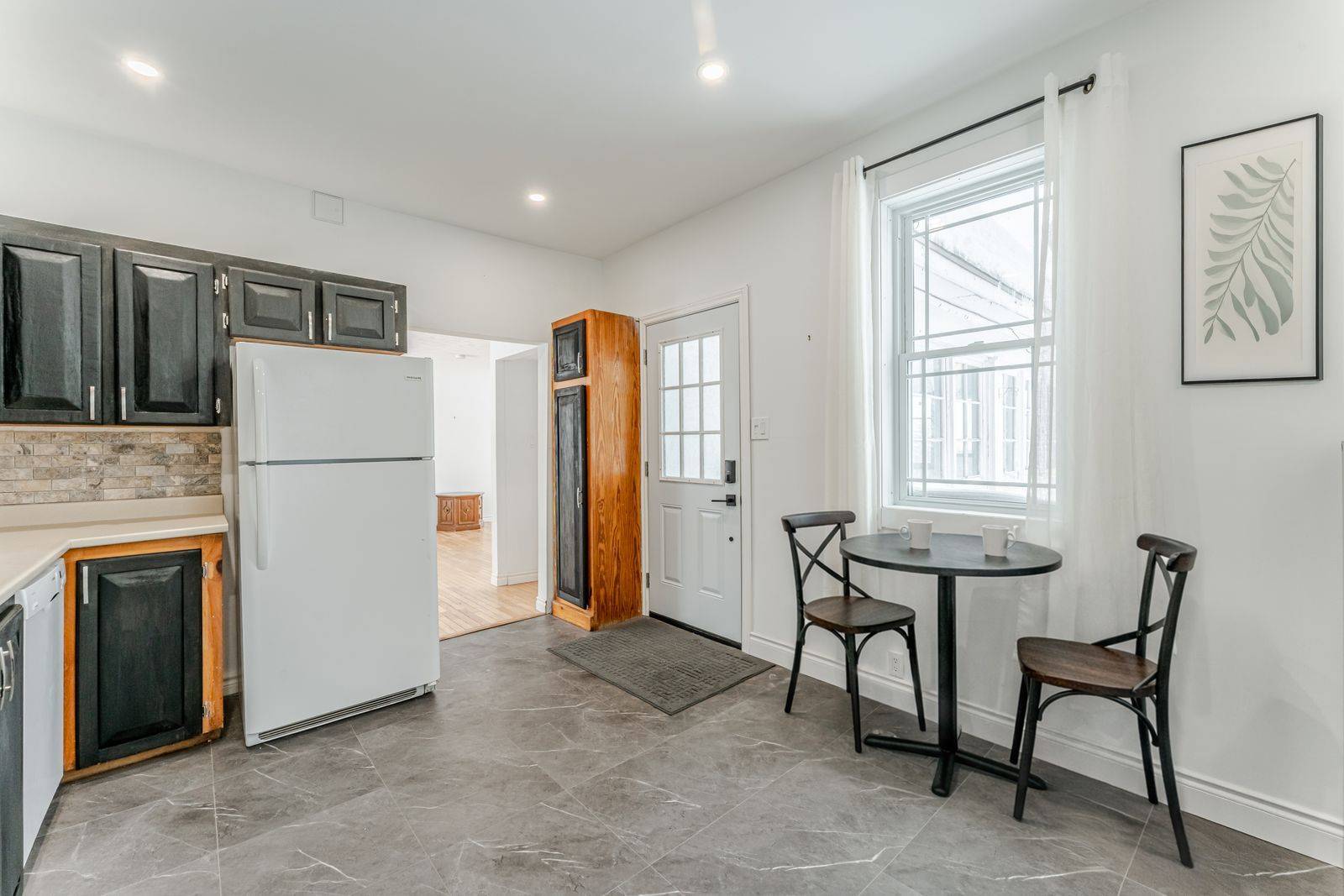 Midland, ON L4R 3X2,86 Sixth ST