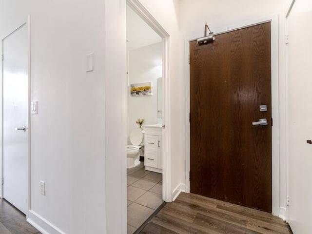 Mississauga, ON L5B 0G7,360 Square One DR #504