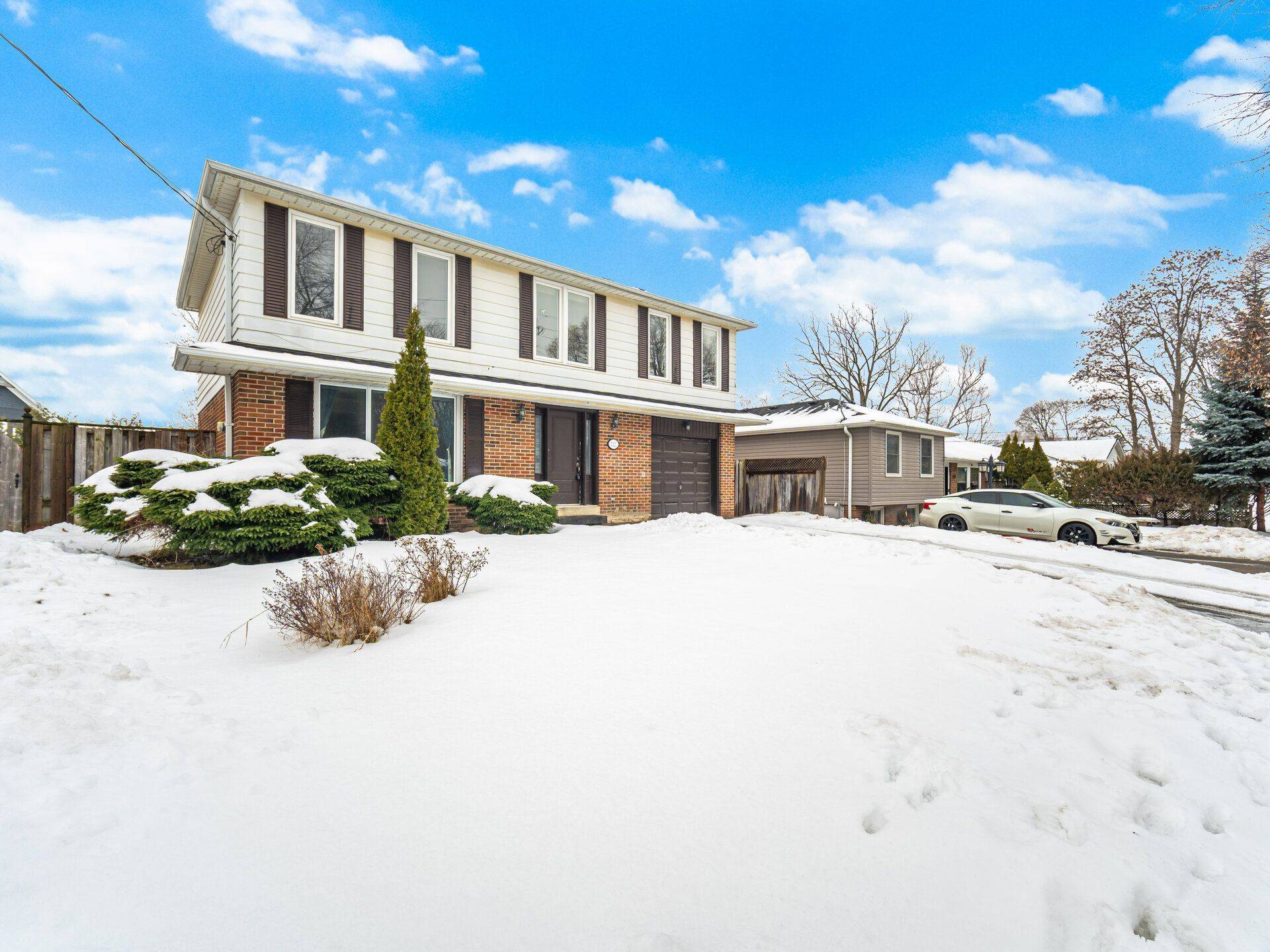 Halton Hills, ON L7G 4K6,112 Mountainview RD S