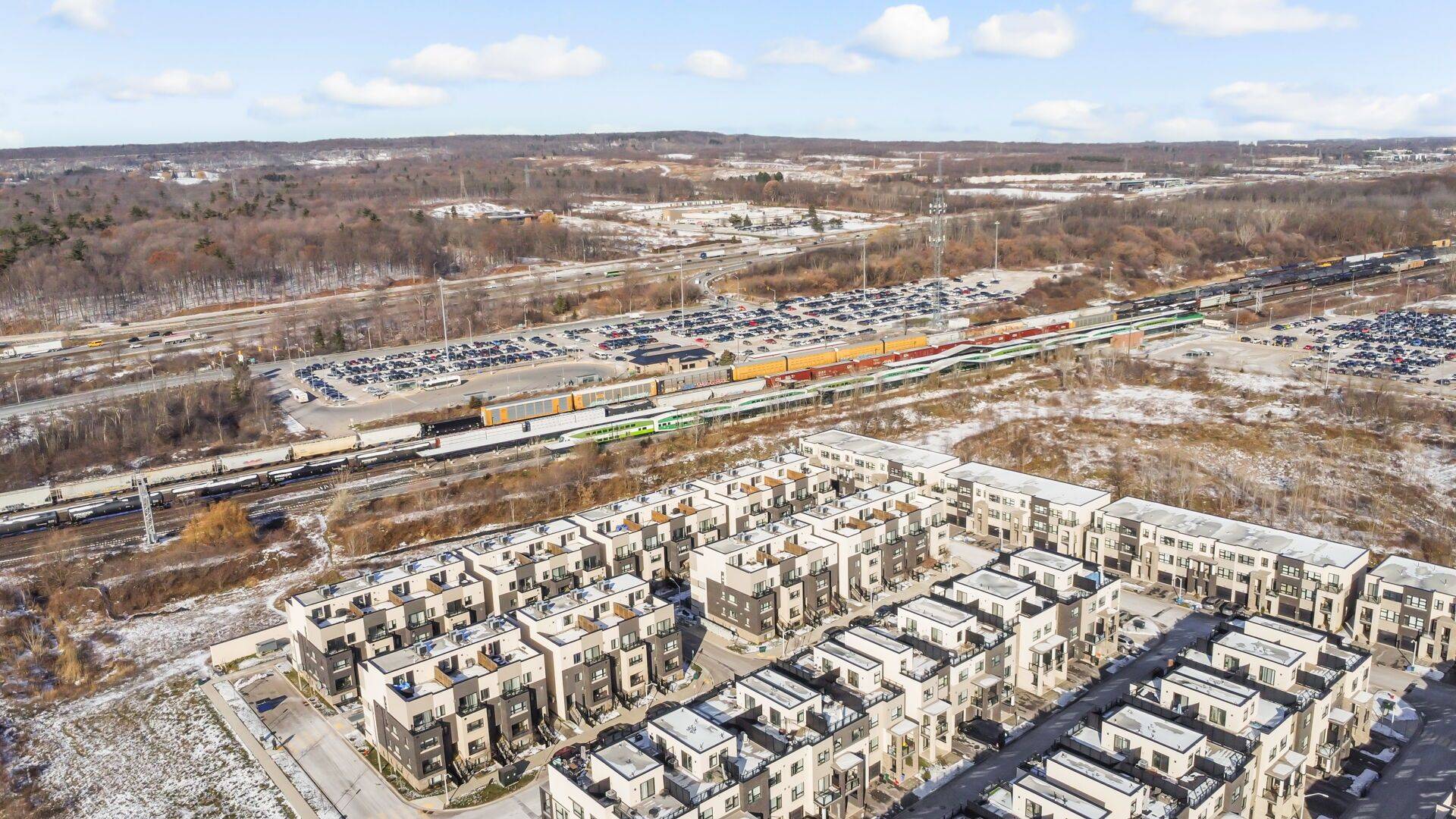 Burlington, ON L7T 0C3,1131 Cooke BLVD #712