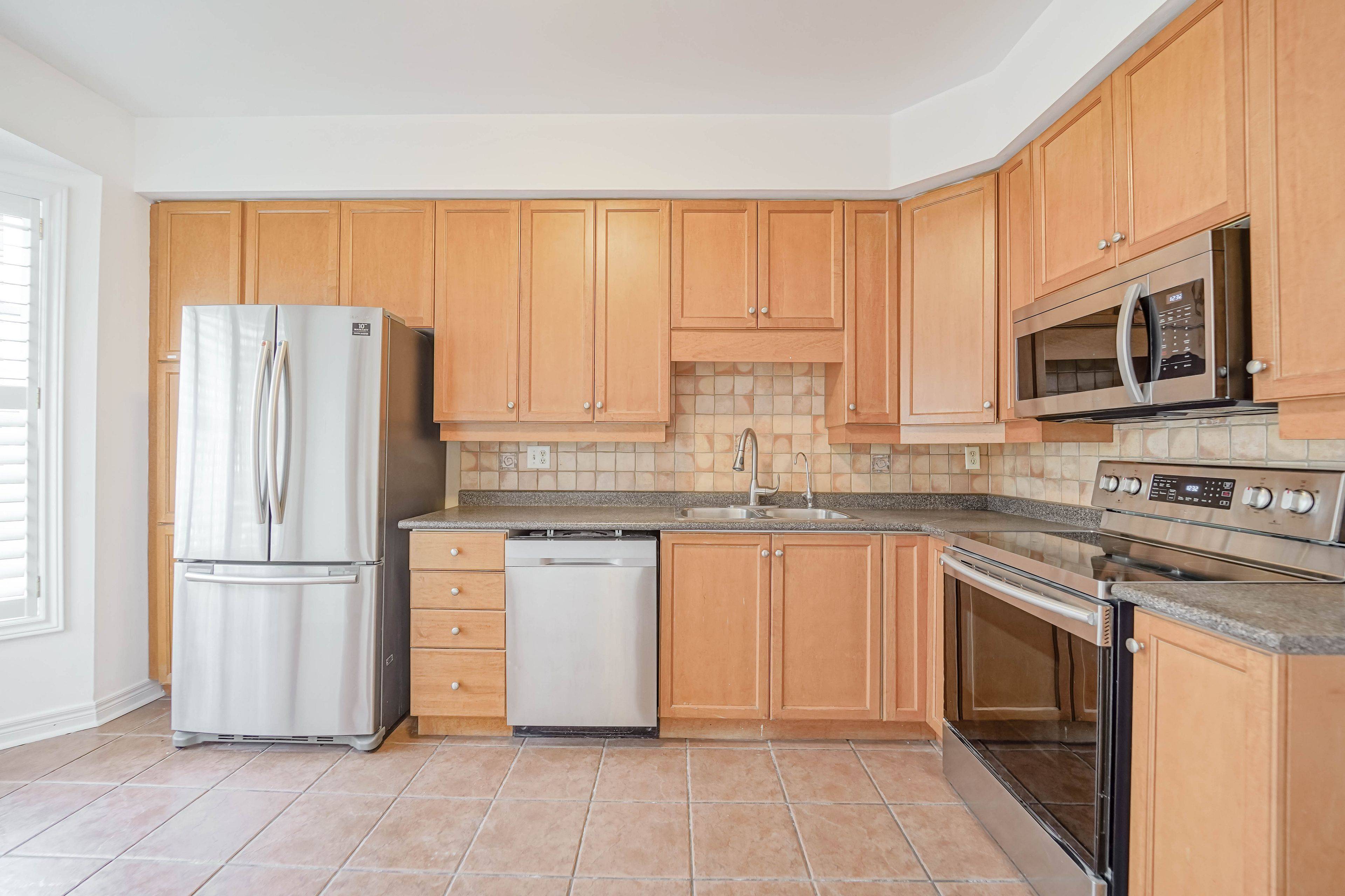 Toronto W06, ON M8Z 6C6,8 James Stock PATH #36