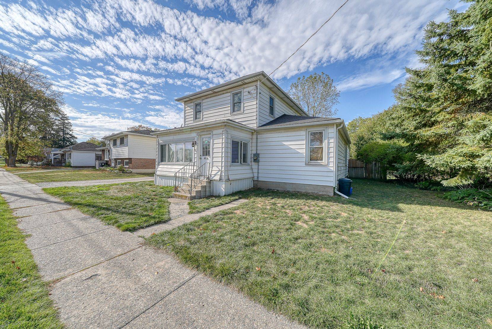 Ingersoll, ON N5C 2N1,208 Victoria ST