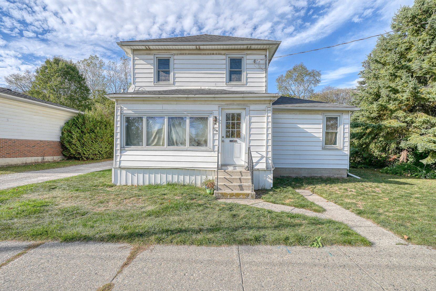 Ingersoll, ON N5C 2N1,208 Victoria ST