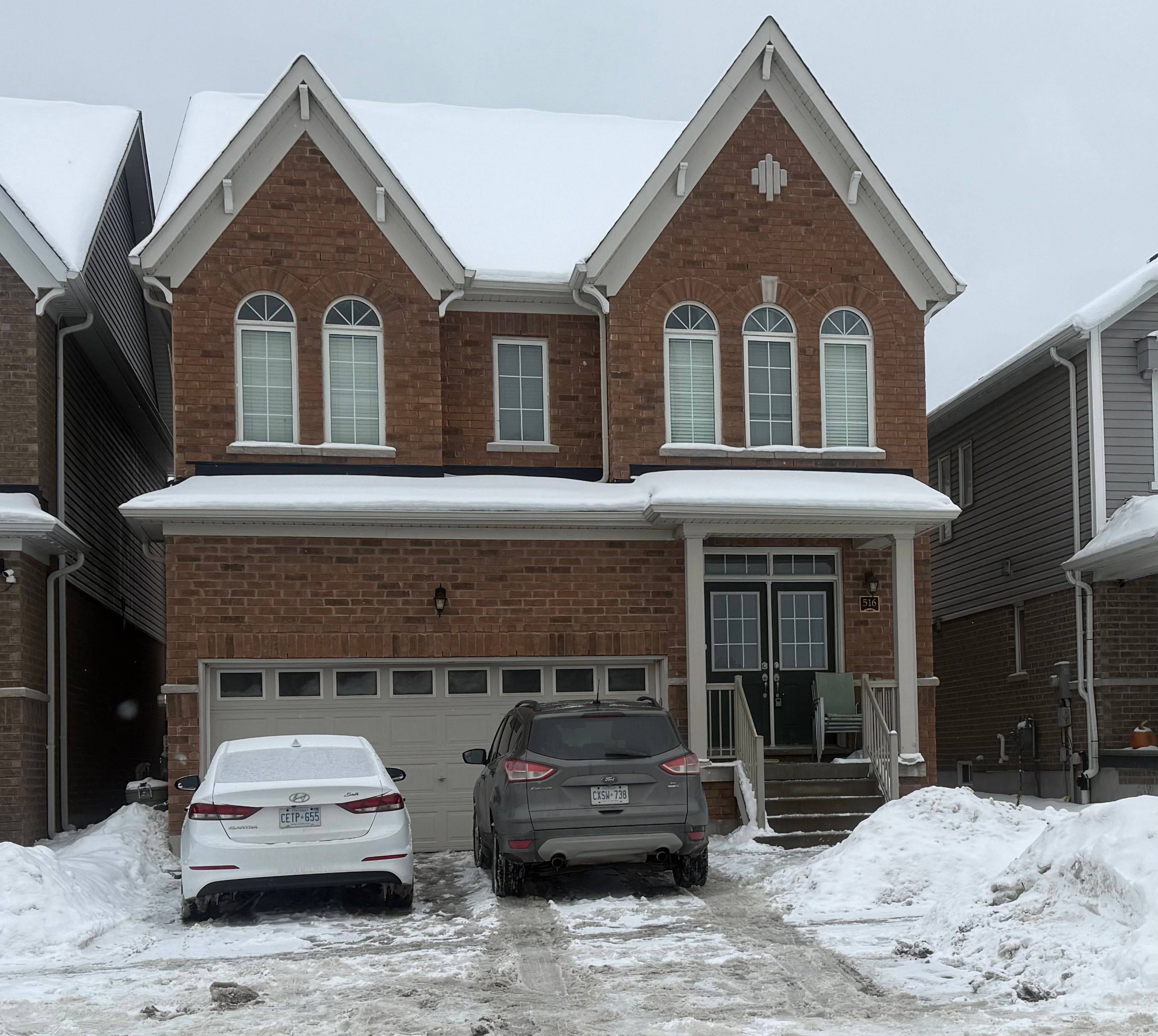 Cambridge, ON N3H 5L5,516 Linden DR #Upper