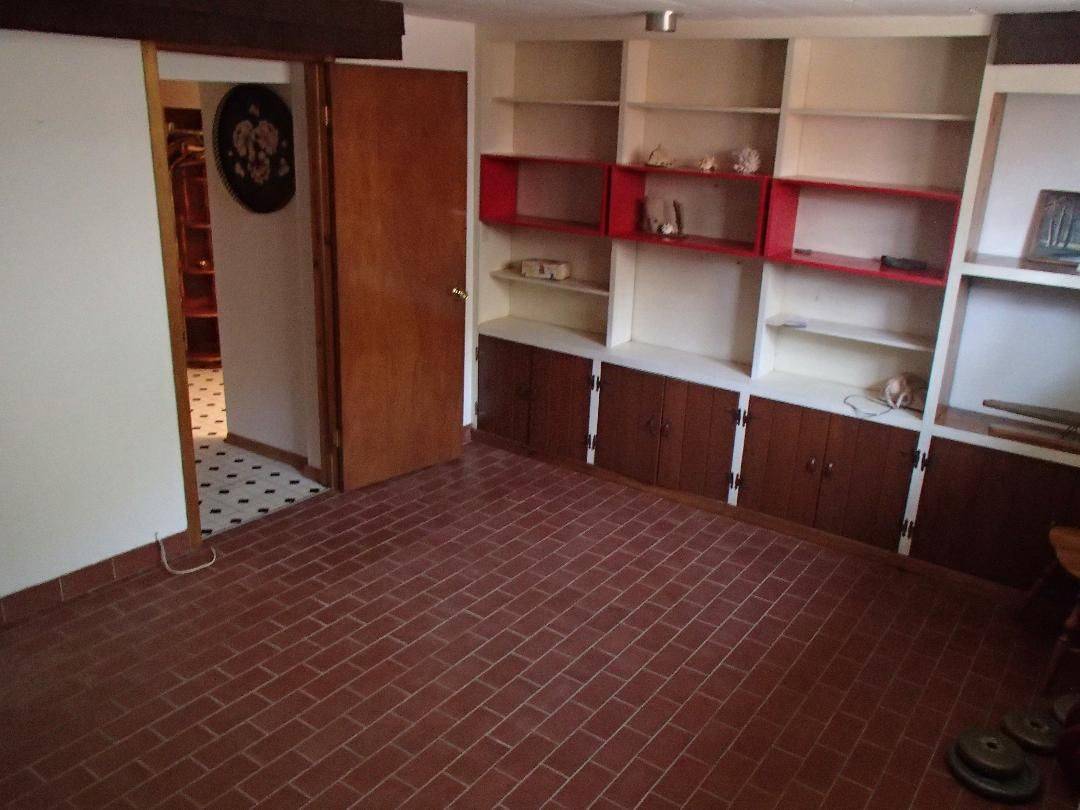 Mooneys Bay - Carleton Heights And Area, ON K2C 3L1,890 Greenbriar AVE