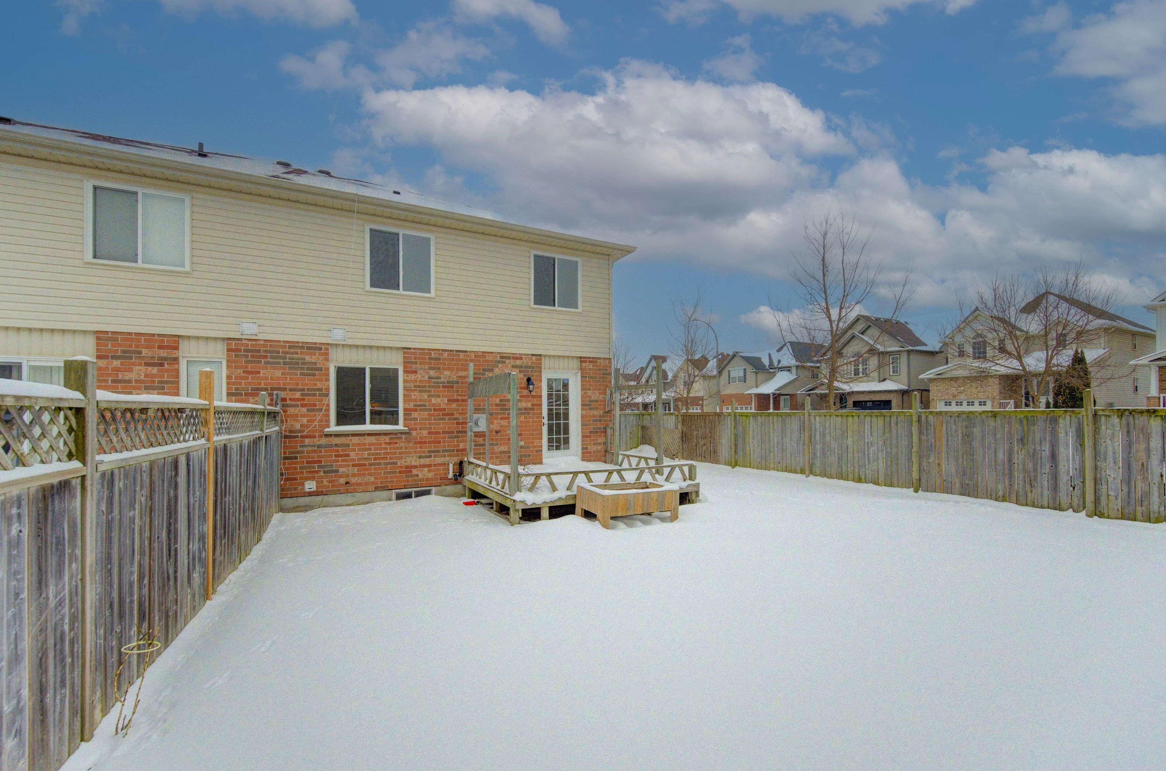 Kitchener, ON N2E 4G8,40 Red Clover CRES S