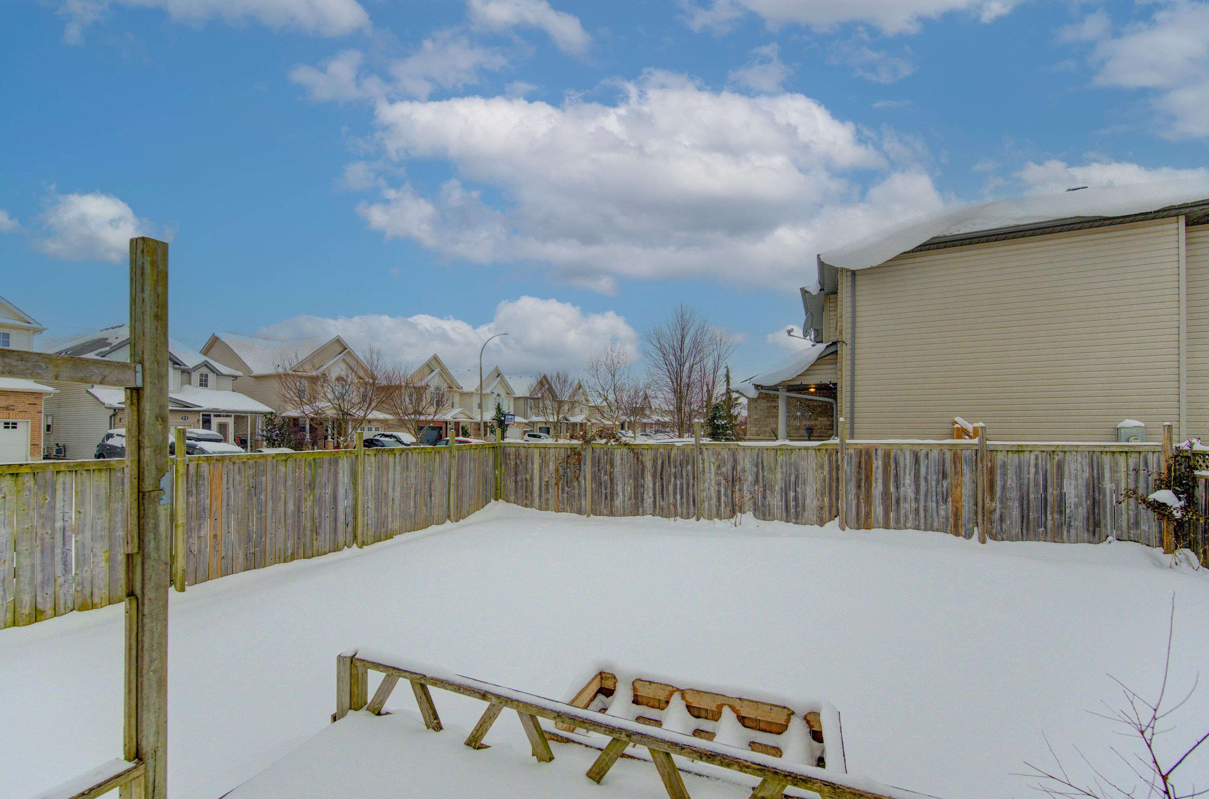 Kitchener, ON N2E 4G8,40 Red Clover CRES S