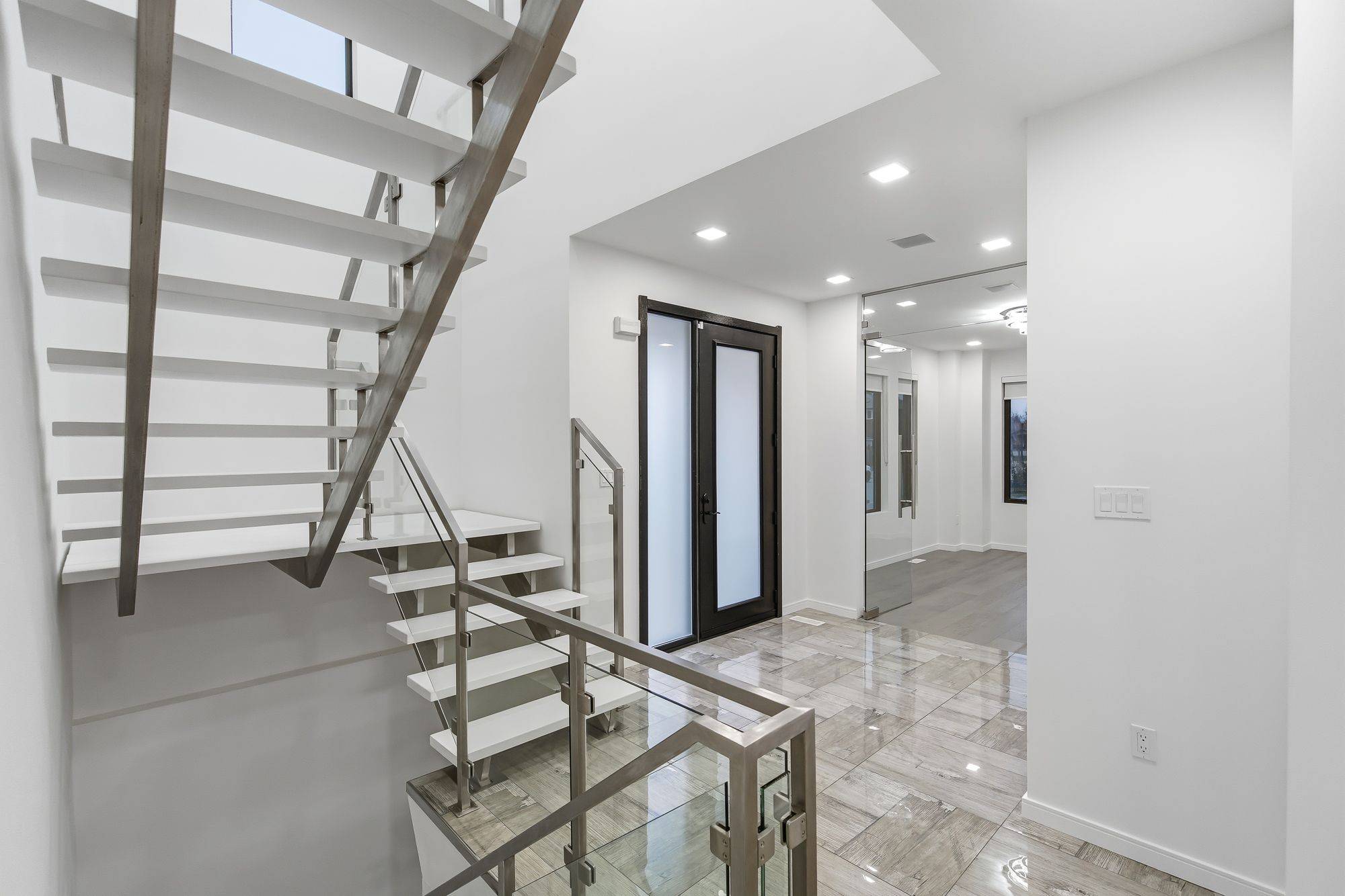 Hamilton, ON L8E 5C2,39 Sunrow Gate