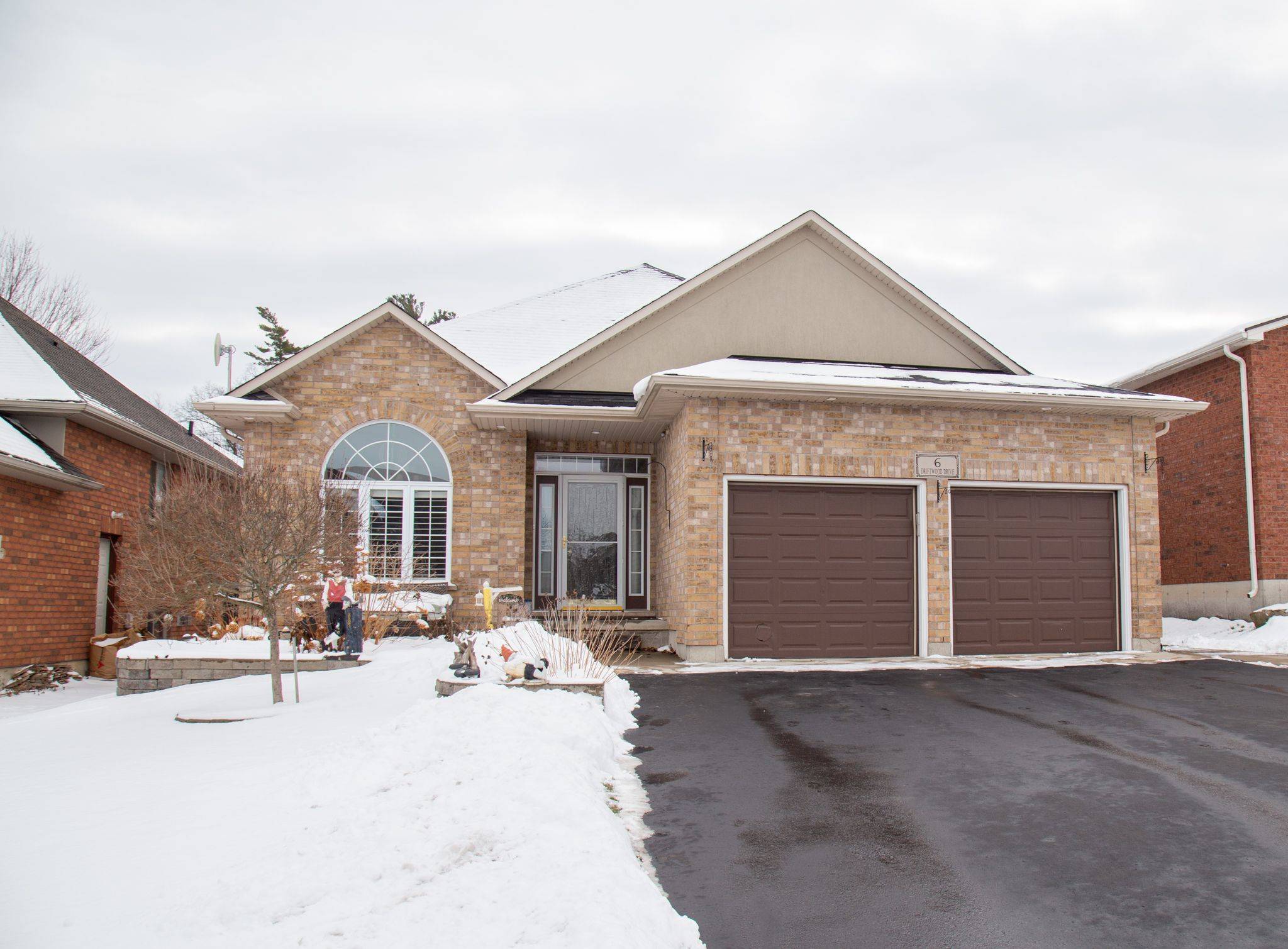 Norfolk, ON N3Y 5N1,6 Driftwood DR