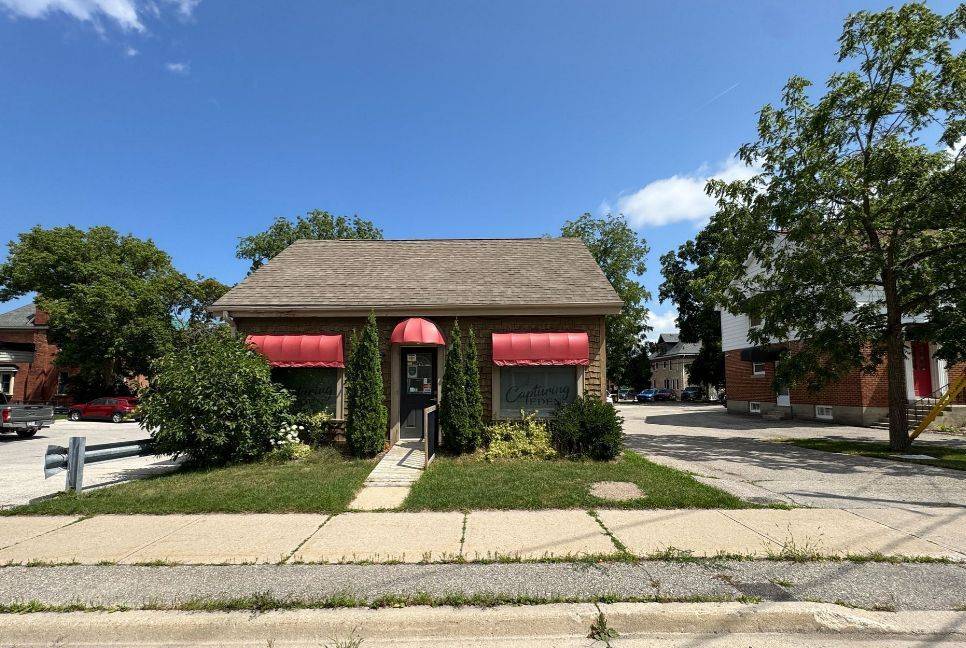 Owen Sound, ON N4K 4M8,973 2nd AVE W