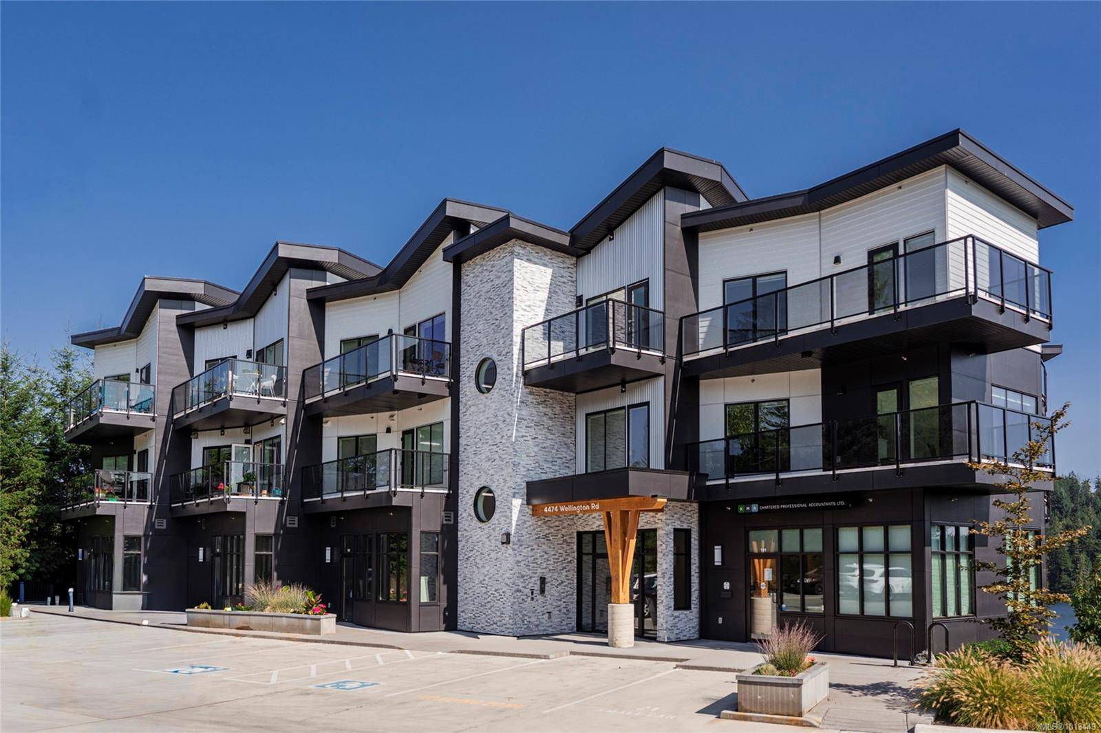 Nanaimo, BC V9T 2H3,4474 Wellington Rd #207
