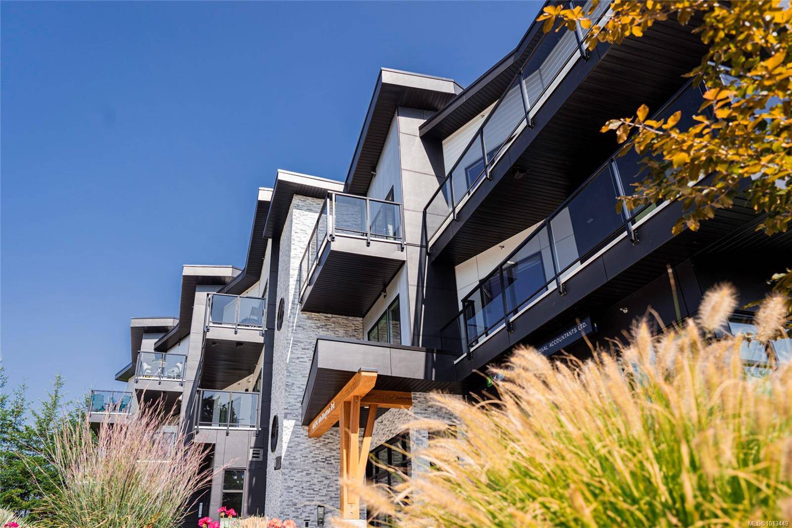 Nanaimo, BC V9T 2H3,4474 Wellington Rd #207