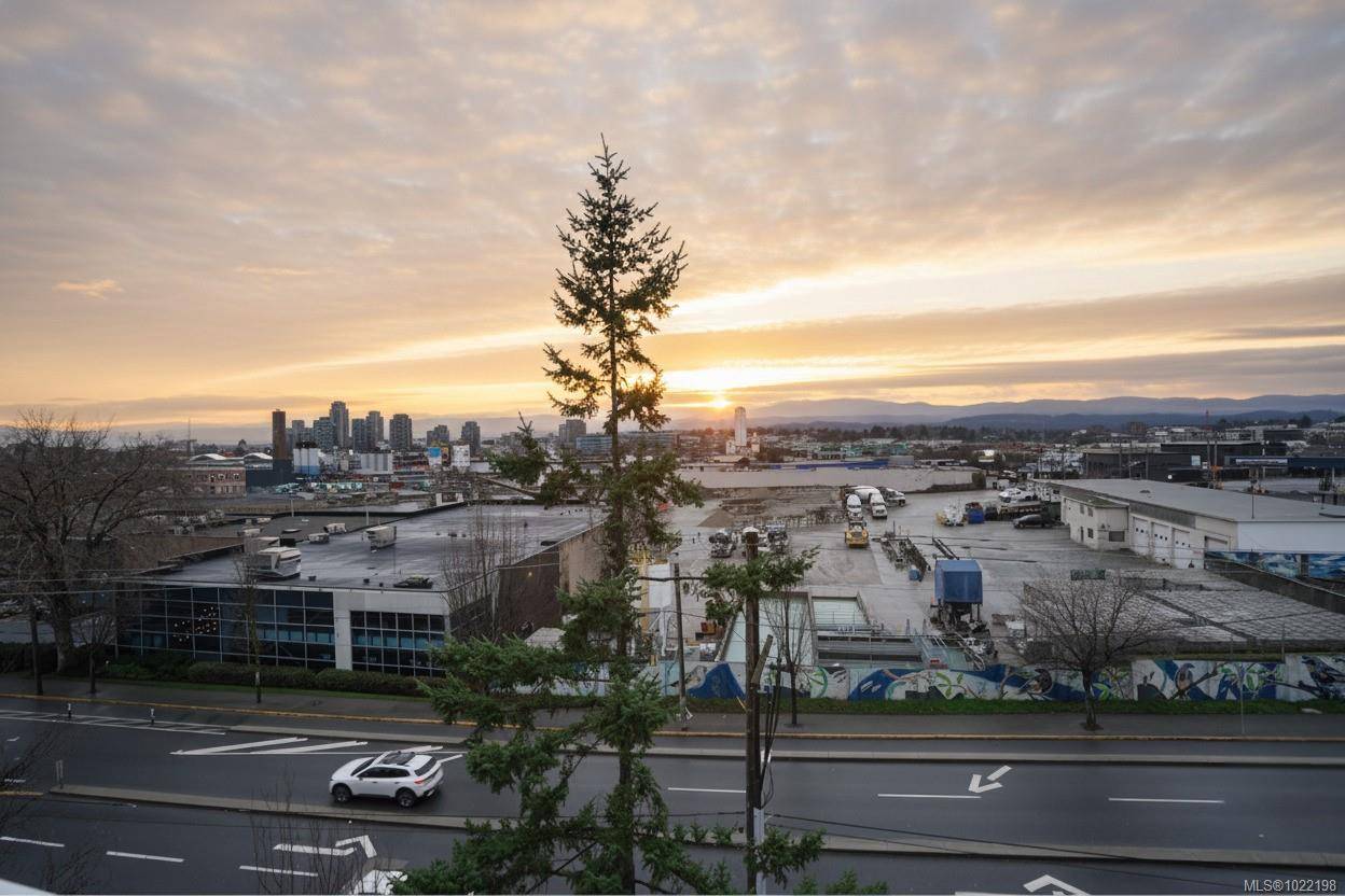 Victoria, BC V8T 5H8,649 Bay St #408