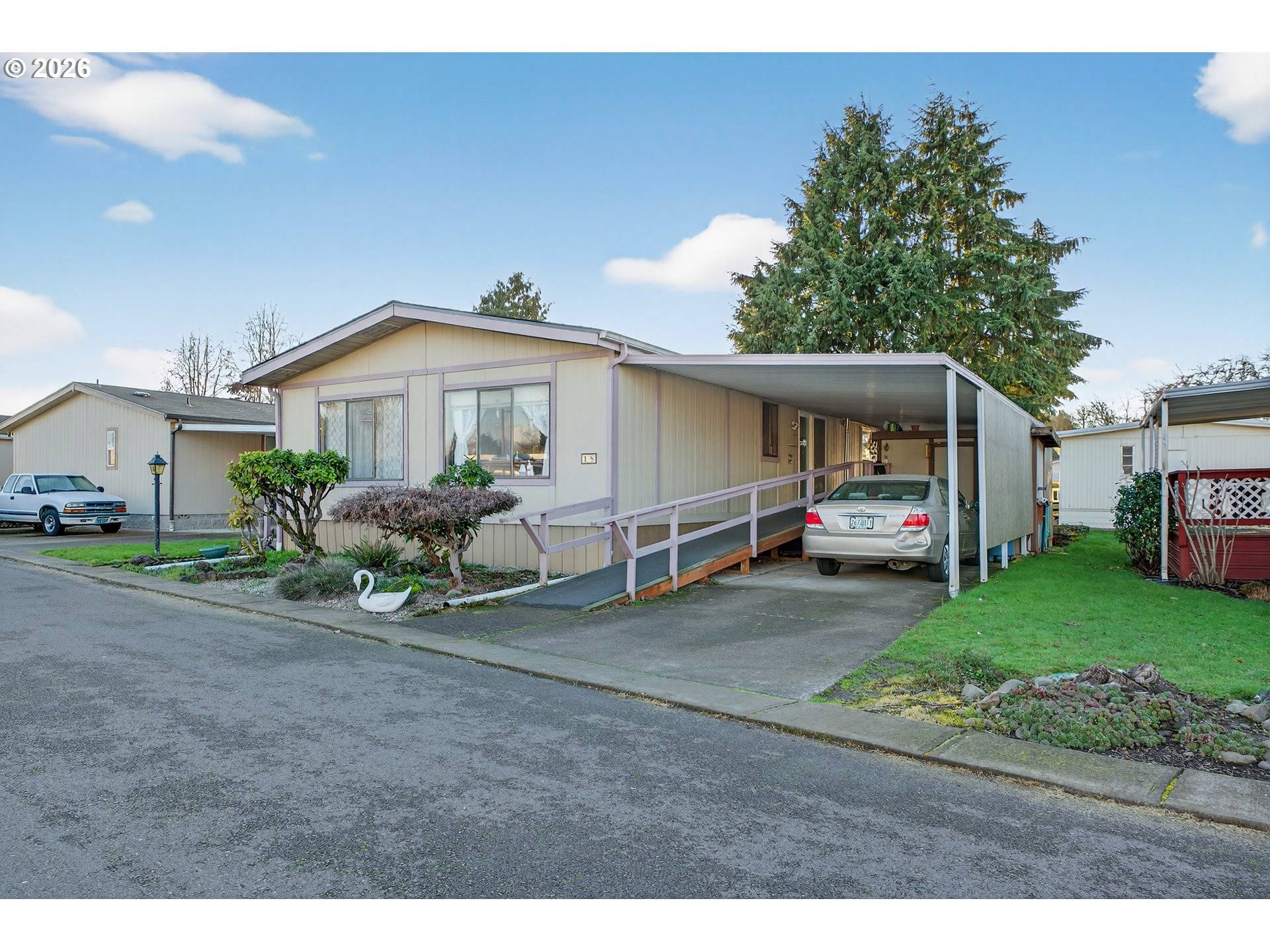 Junction City, OR 97448,1225 W 10TH AVE #18