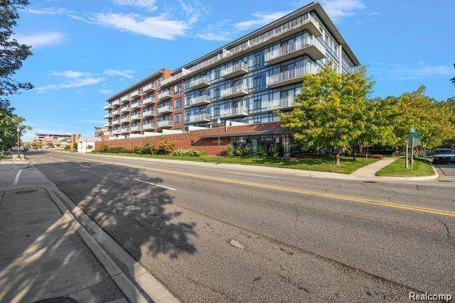 Royal Oak, MI 48067,101 CURRY AVE #610