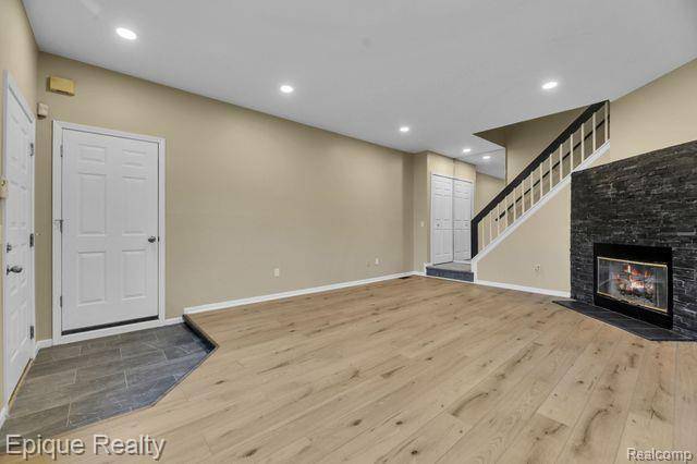 West Bloomfield, MI 48322,7276 SOMERBY