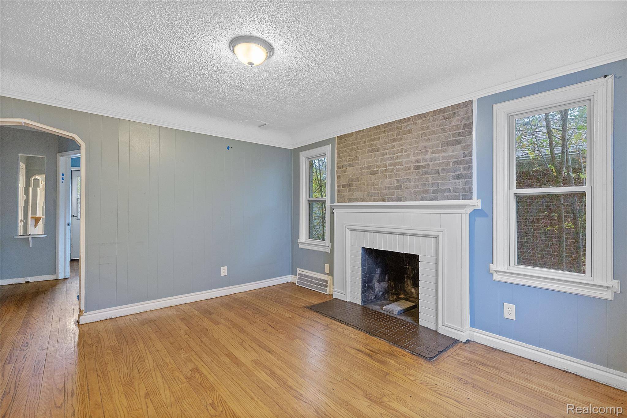 Harper Woods, MI 48225,20301 KENOSHA ST