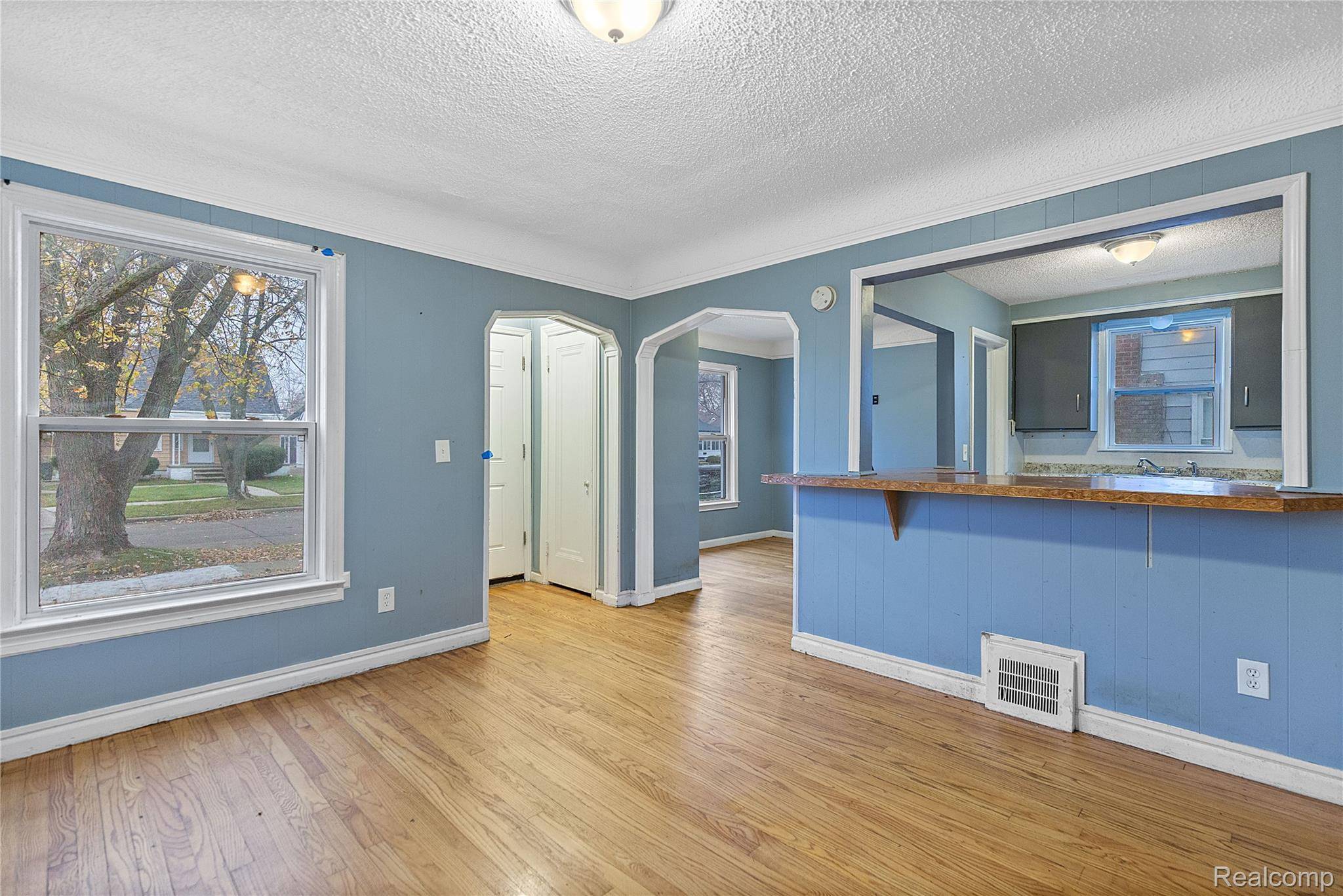 Harper Woods, MI 48225,20301 KENOSHA ST