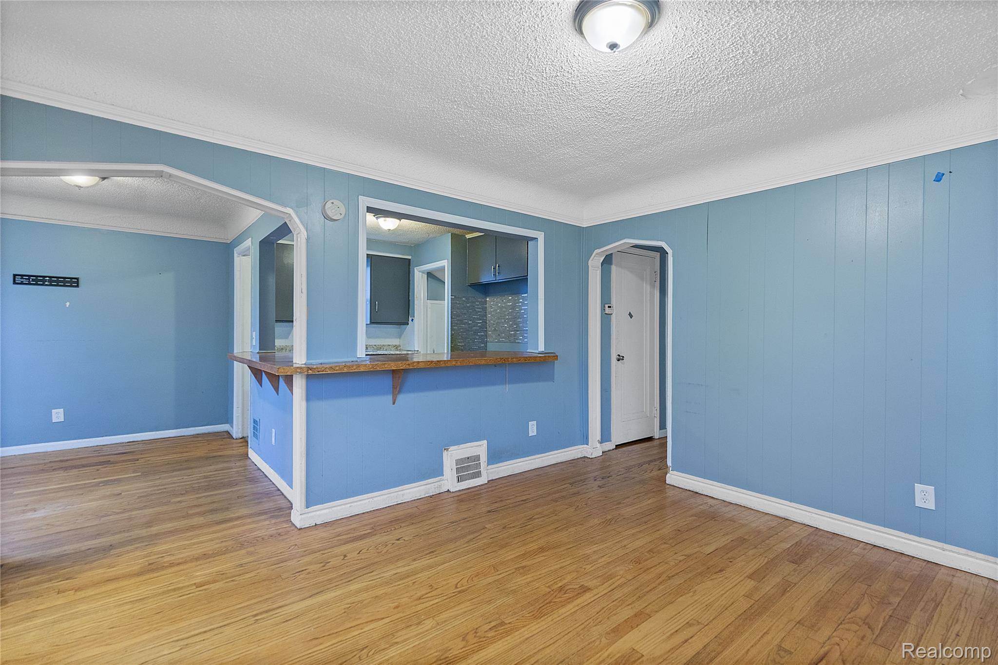 Harper Woods, MI 48225,20301 KENOSHA ST